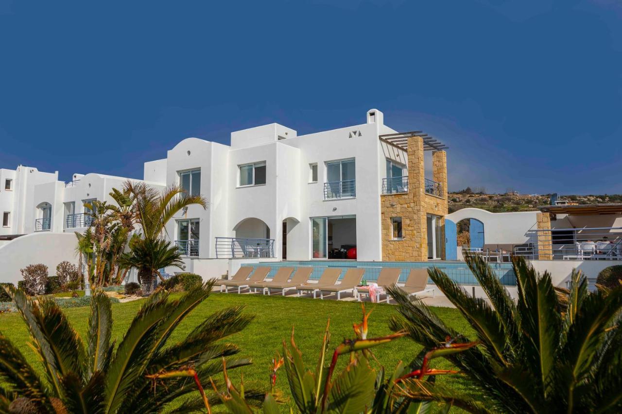 Blue Coral Villas: Exclusive Oceanfront Retreat Villa Coral Bay