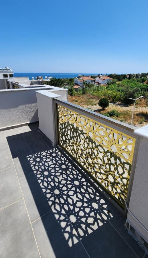 Esta Palm Living And Bedroom, 250 M From Apartment