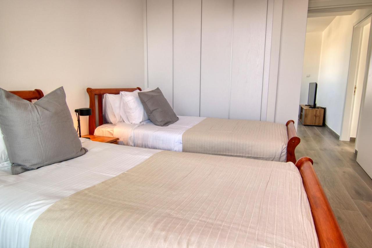 Phaedrus Living Coral Bliss * Larnaca