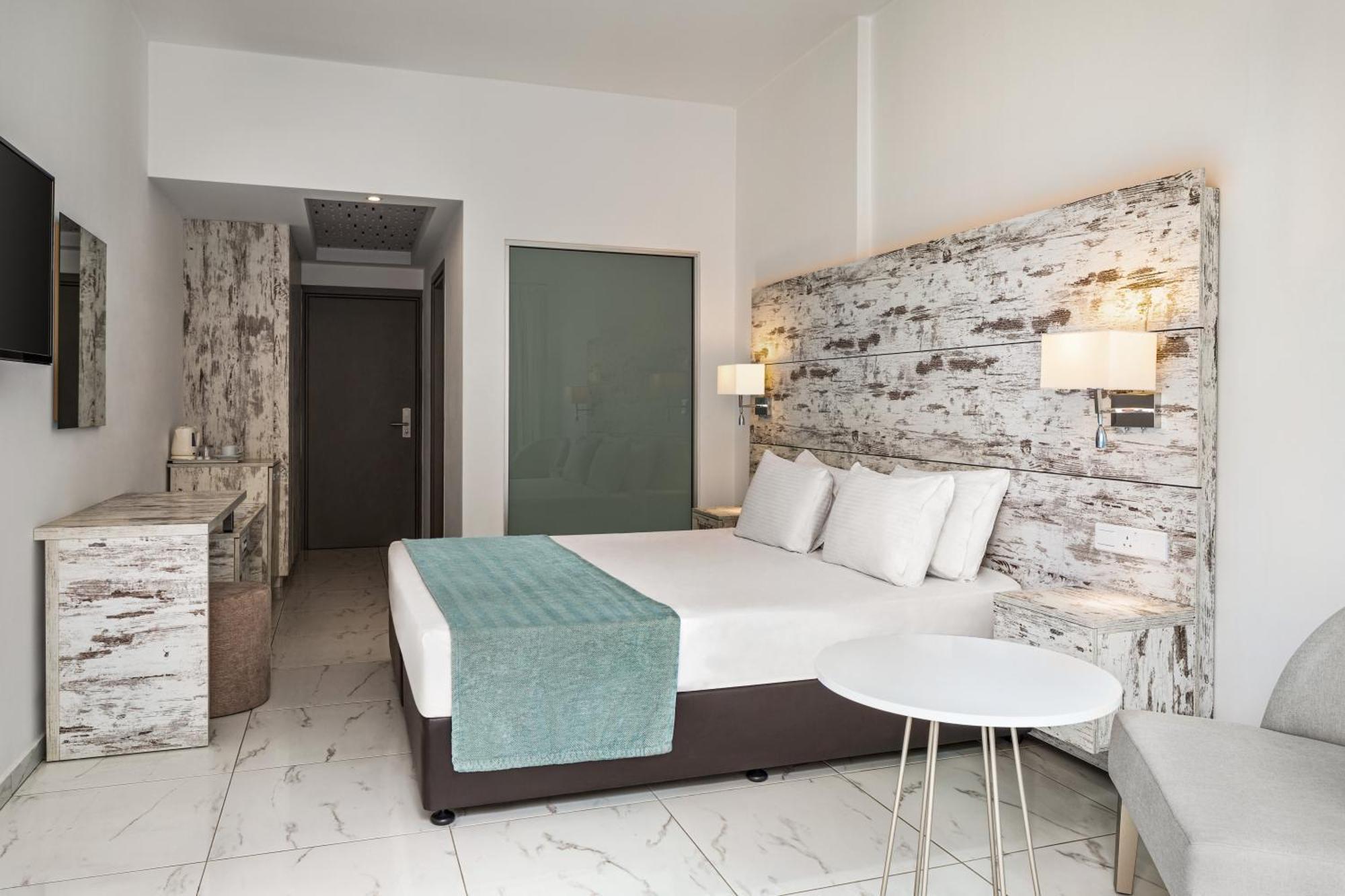 Hotel Ramada & By Wyndham Ayia Napa
