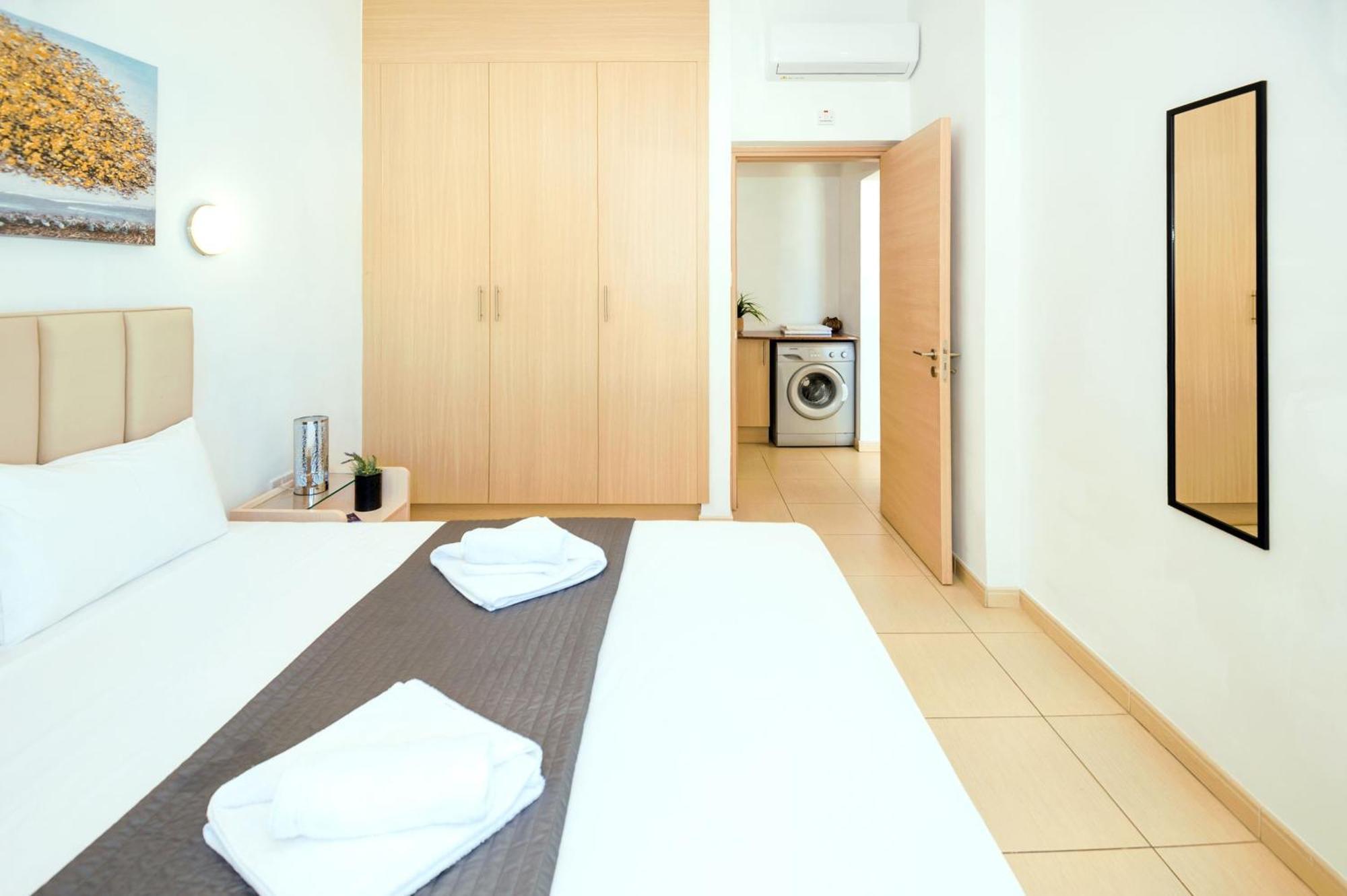 Alicia - Coralli Beachfront Paralimni