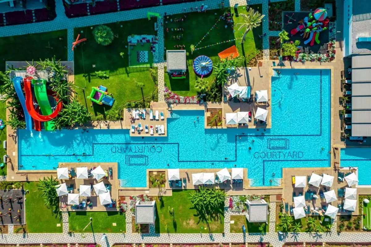 Resort Courtyard Long Iskele *