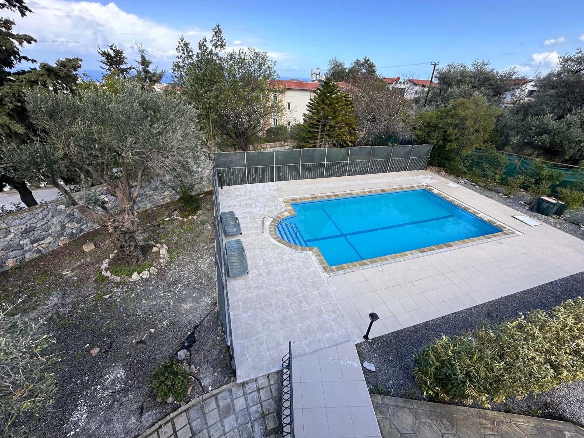 Kyrenia/alsancak 4-room With Private Pool