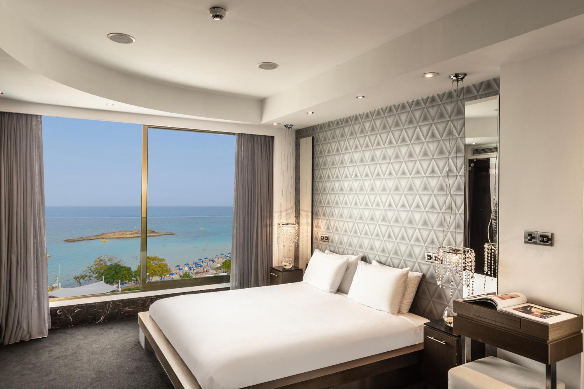 Capo Bay 5* Protaras