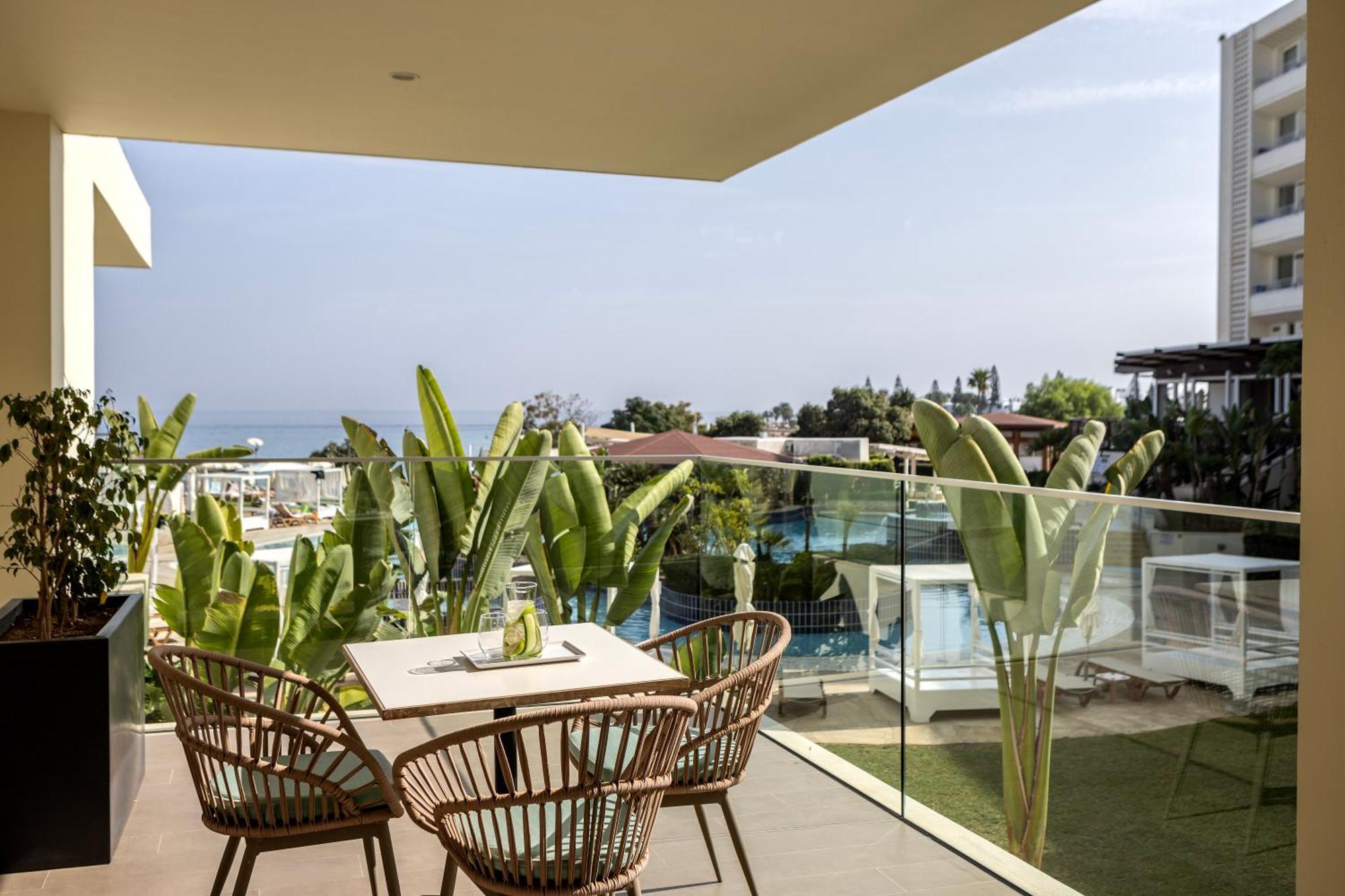 Hotel Capo Bay 5*