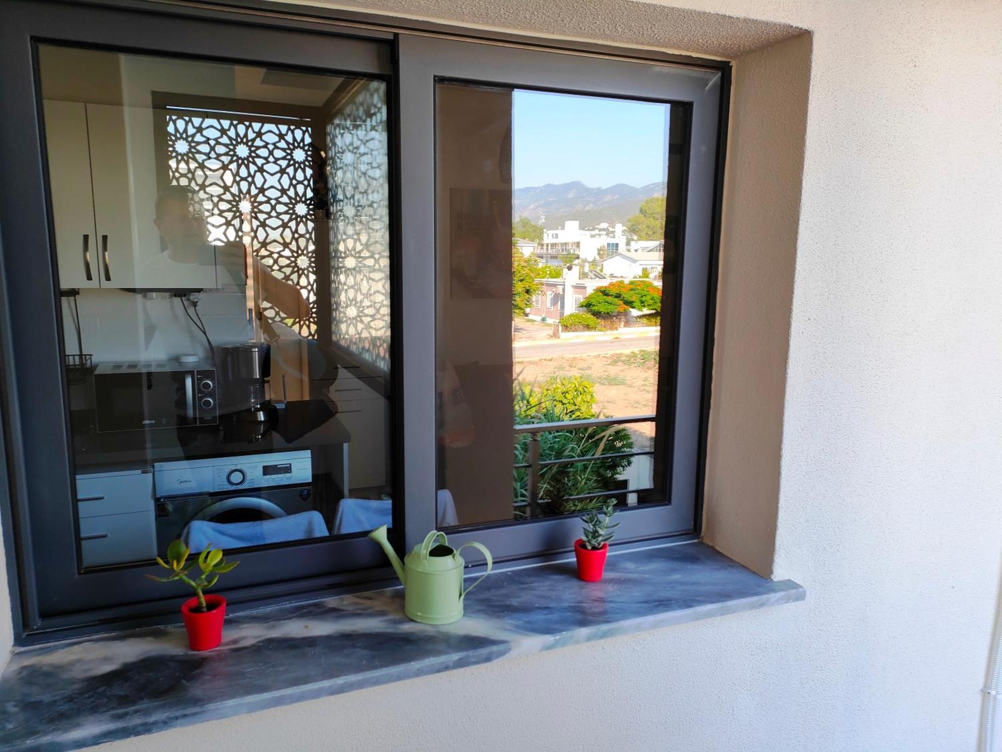 Esta Palm Living And Bedroom, 250 M From Apartment