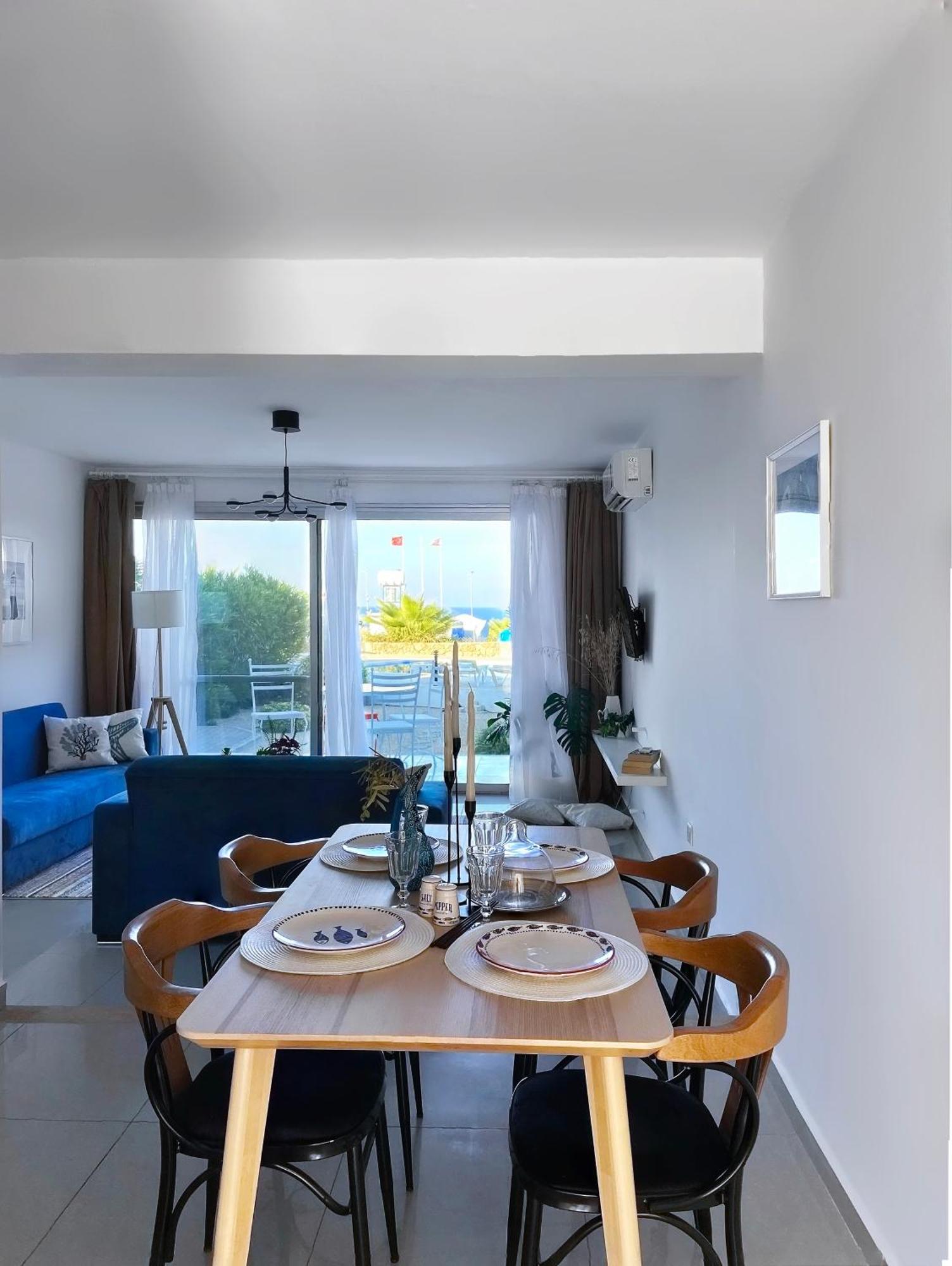 Spacious Three-bedroom With Sea View A4 *