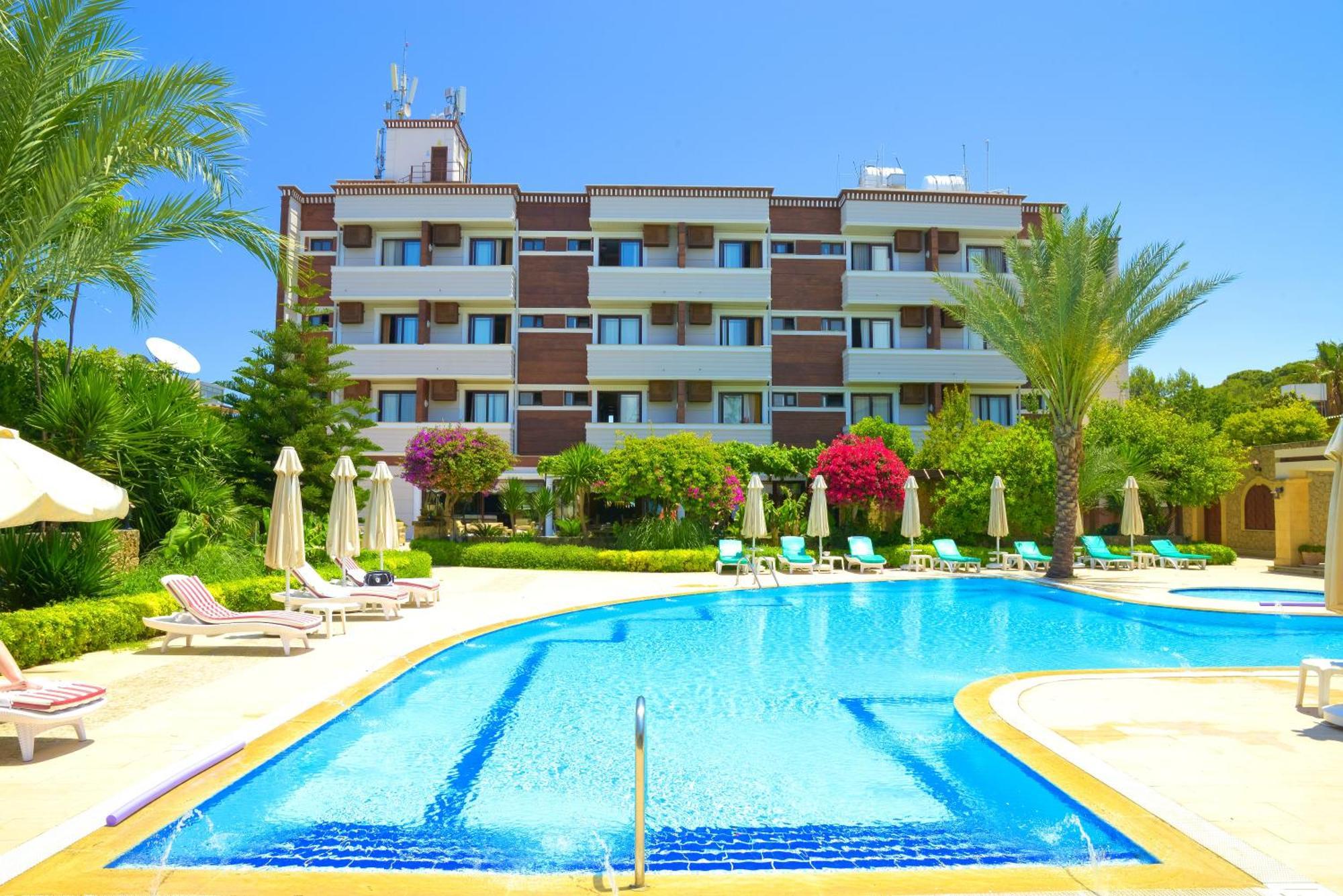 Anadol & Pool At Kyrenia Center Hotel Girne