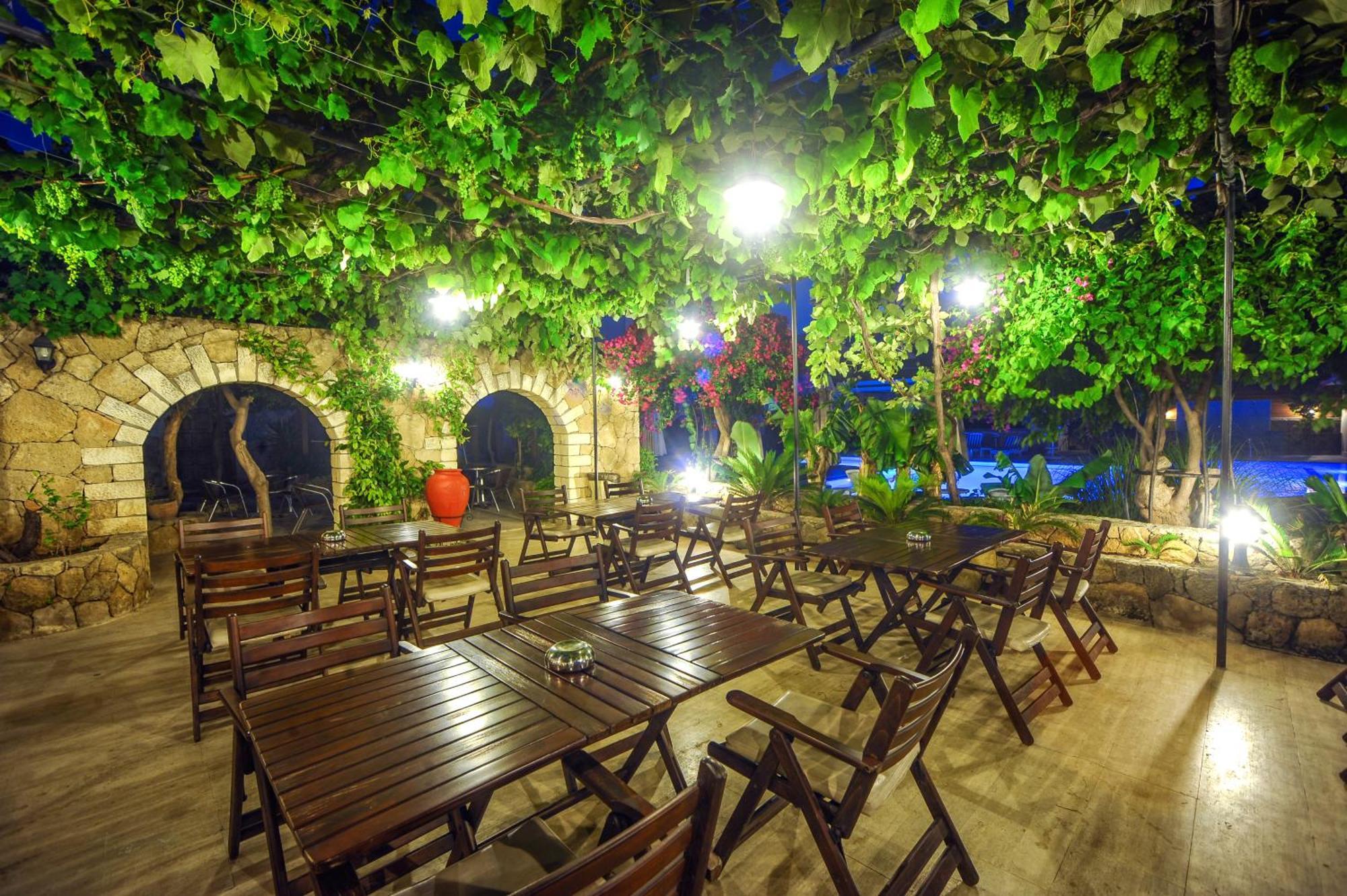 Hotel Anadol & Pool At Kyrenia Center 3*