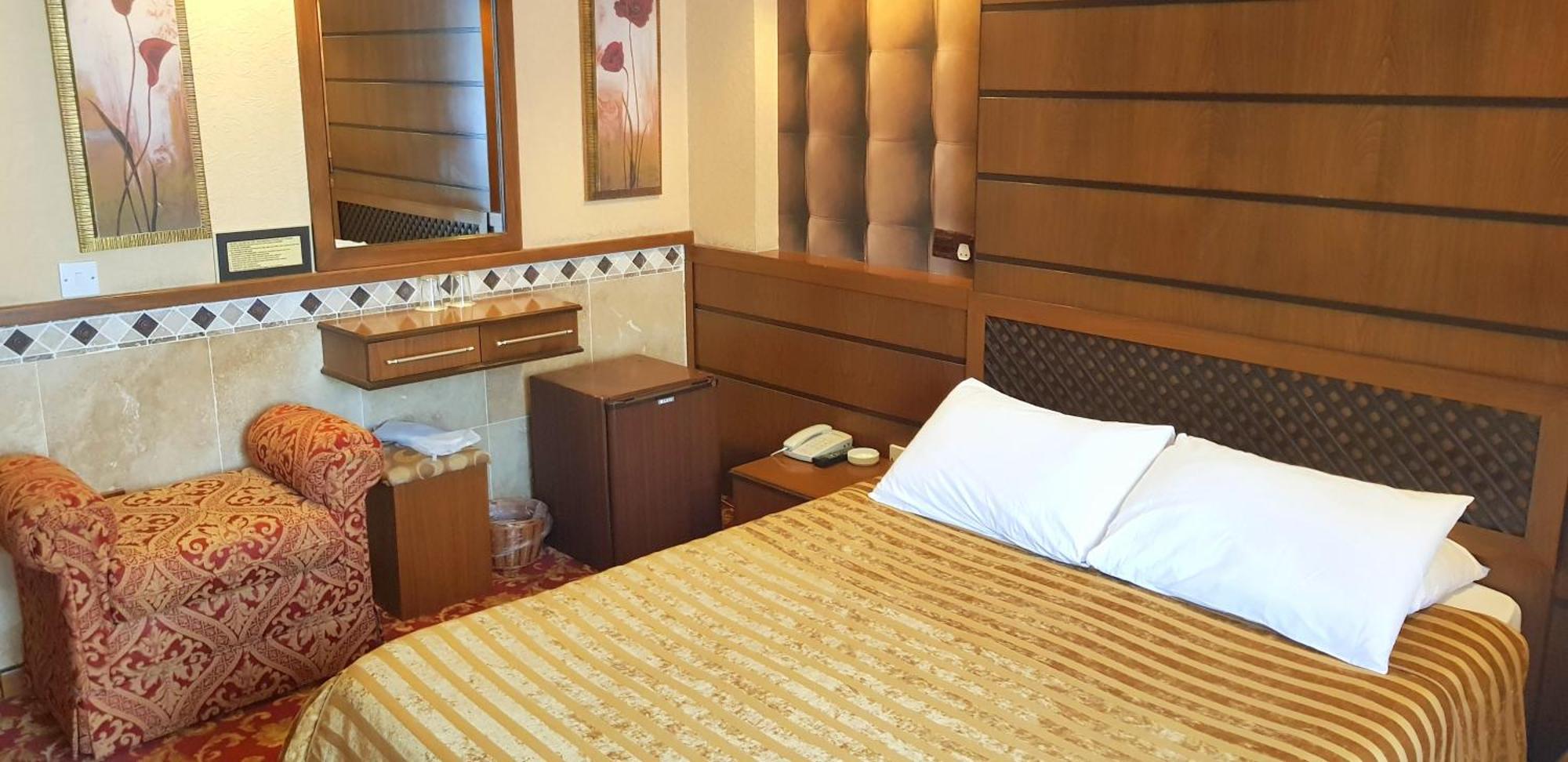 Hotel Anadol & Pool At Kyrenia Center Girne