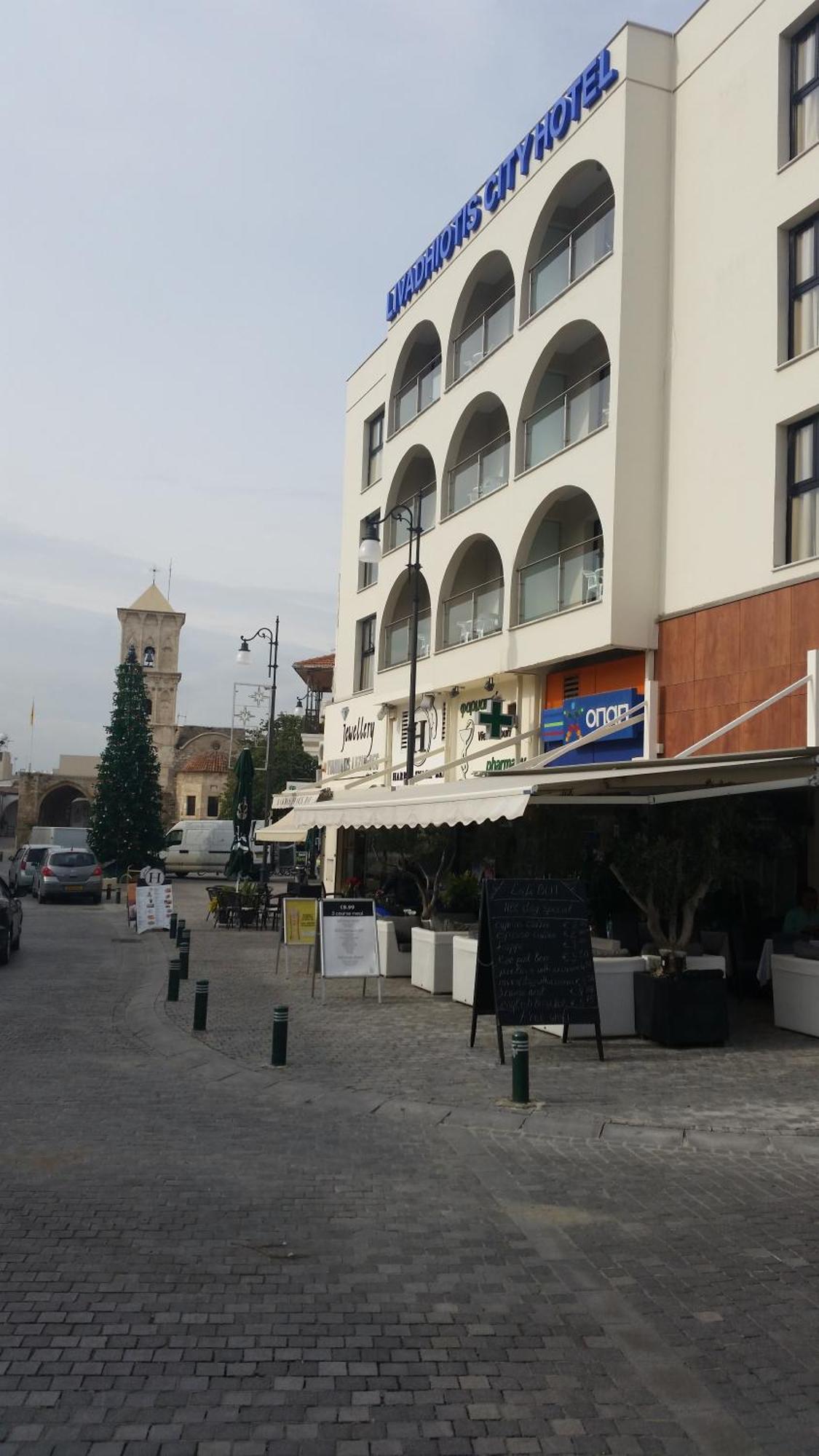 Hotel Livadhiotis 2*