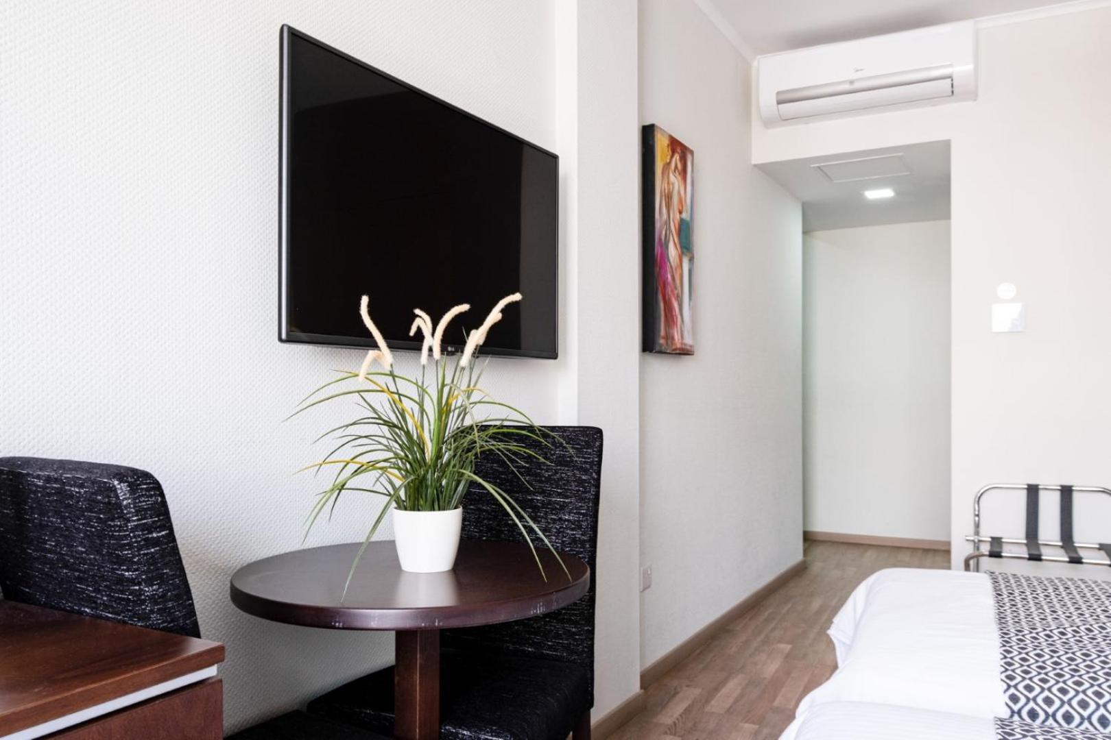 Livadhiotis Hotel