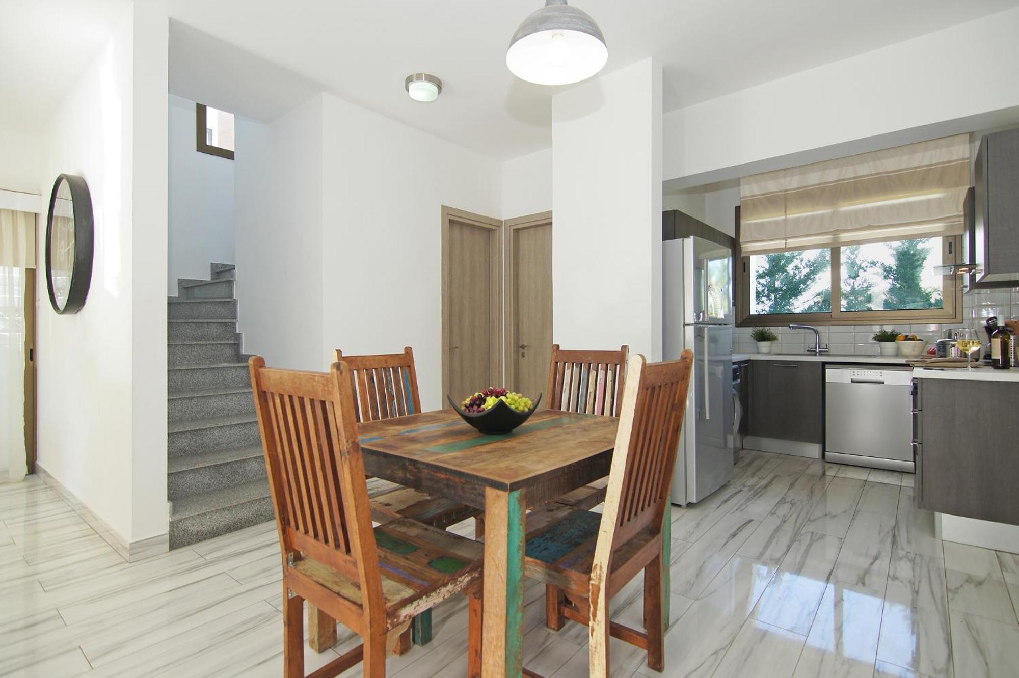 Maris Villa *