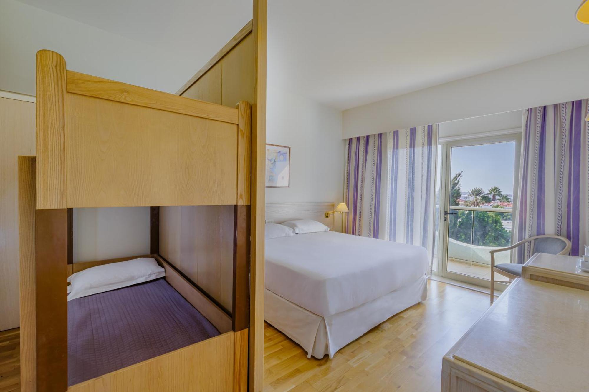 Golden Coast Resort 4*