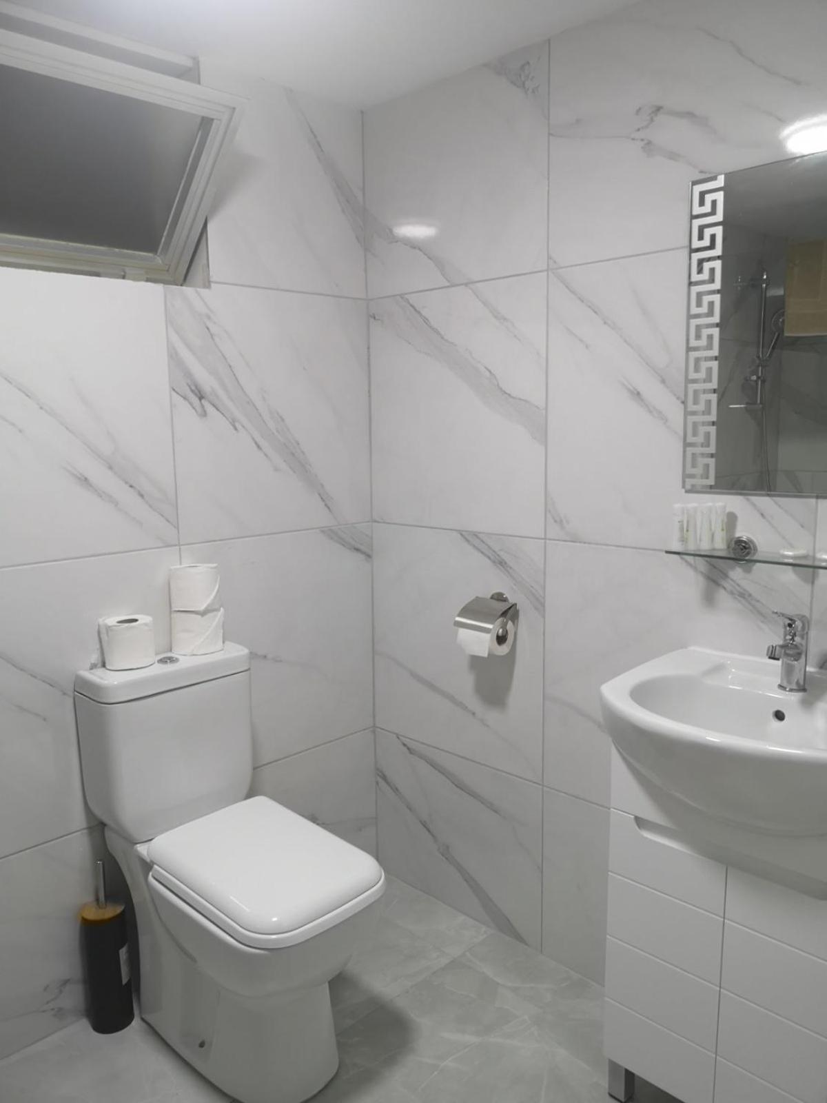 Sun Hall Aparthotel 3*
