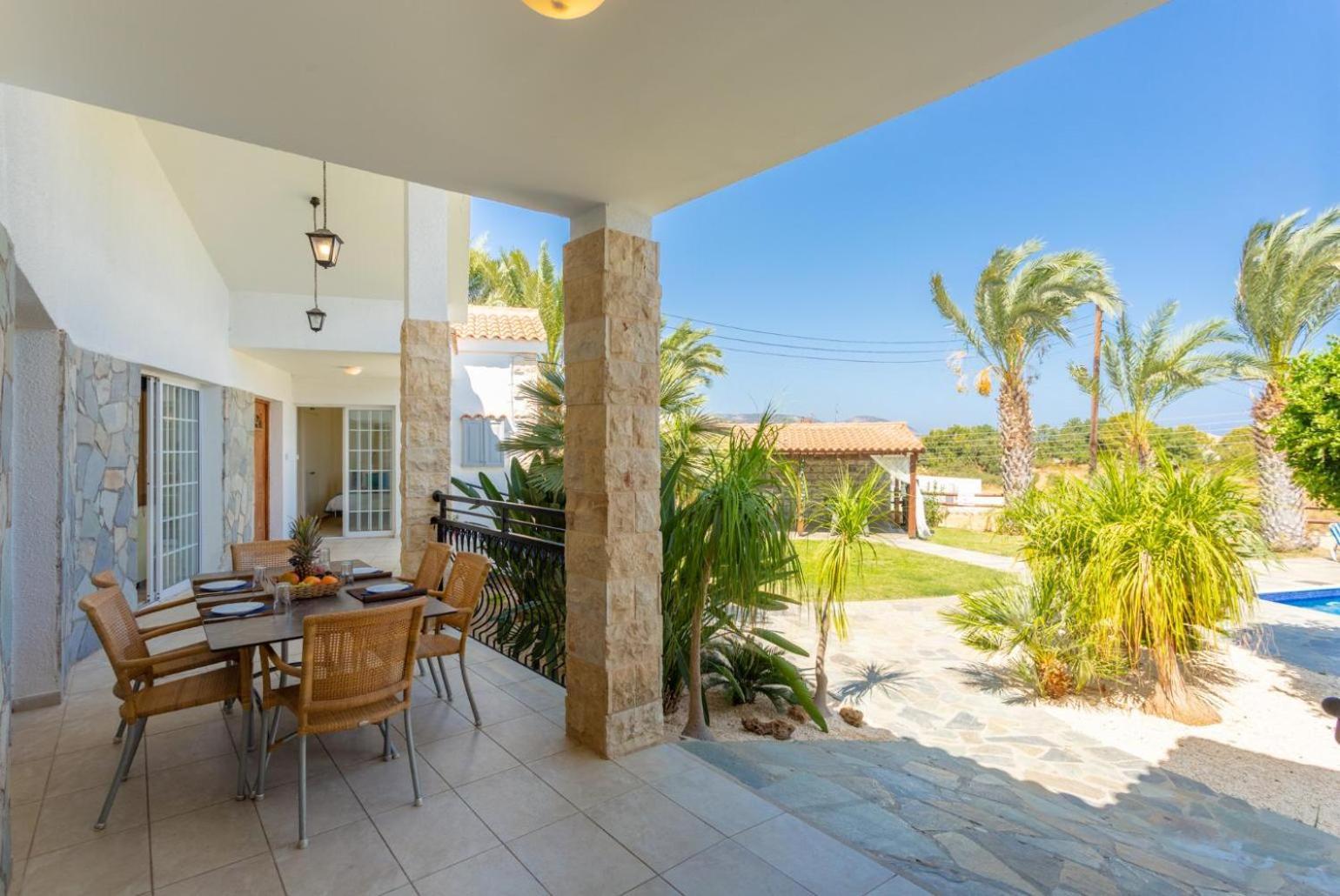Amorosa Villa