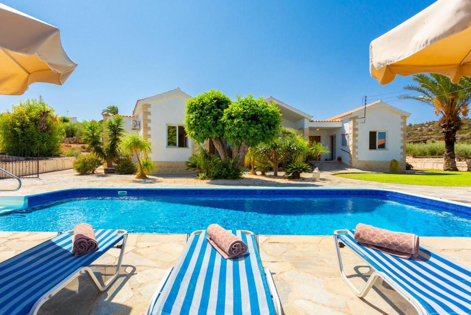 Amorosa Villa *