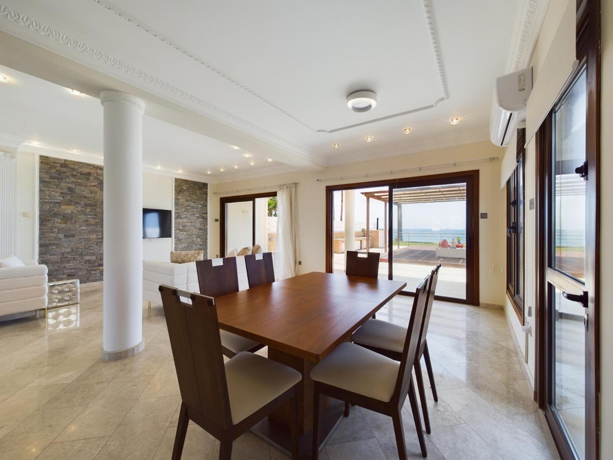 Fabulous Front House With Pool Villa Larnaca