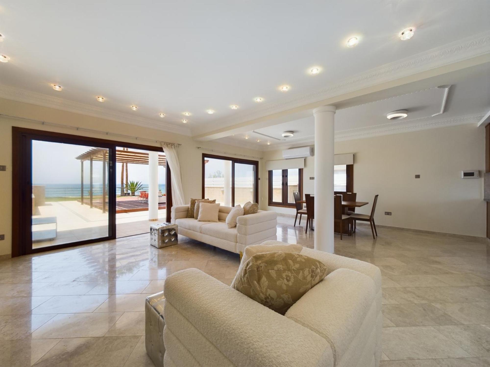 Fabulous Front House With Pool Larnaca