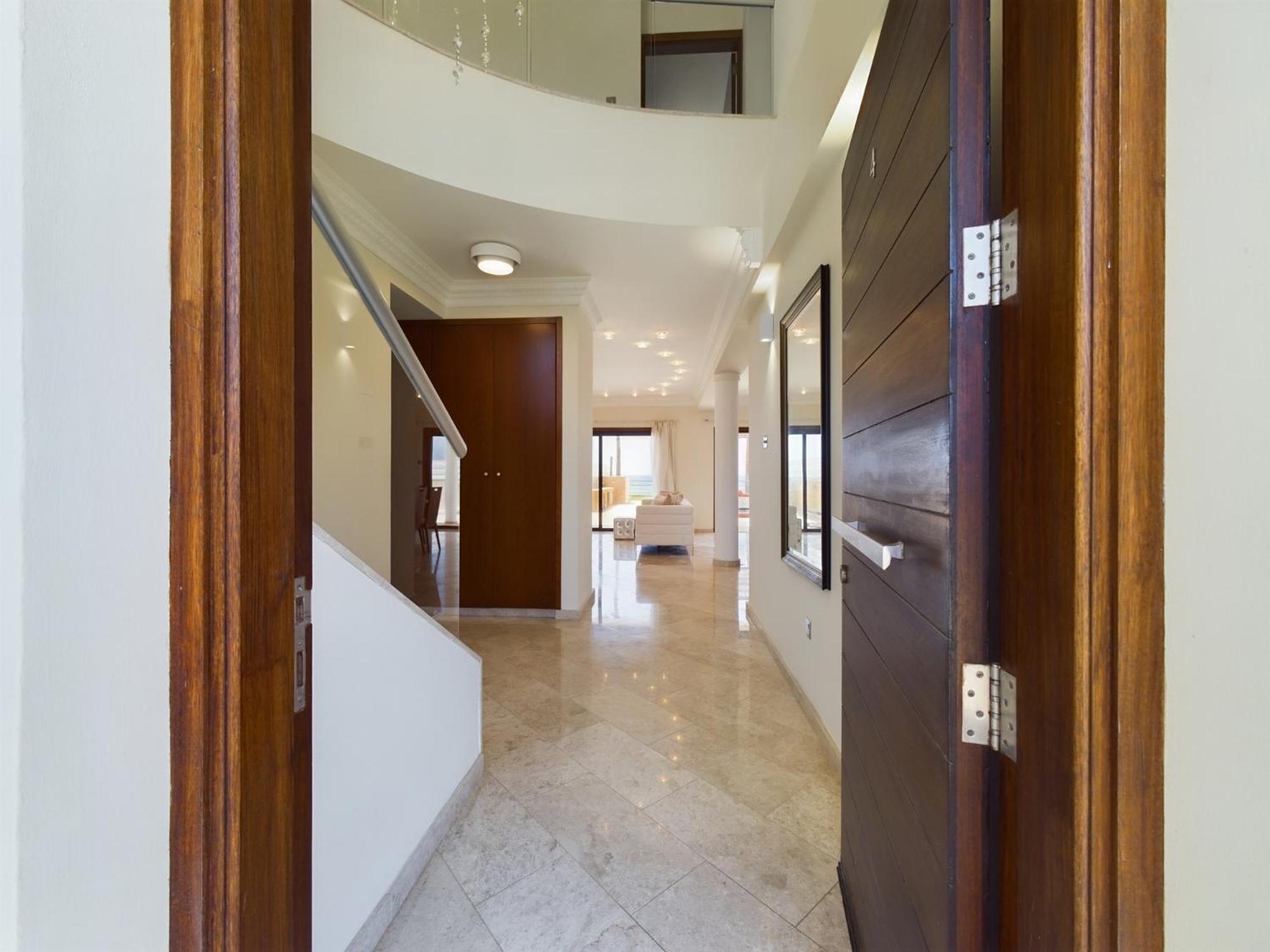 Fabulous Front House With Pool Villa Larnaca