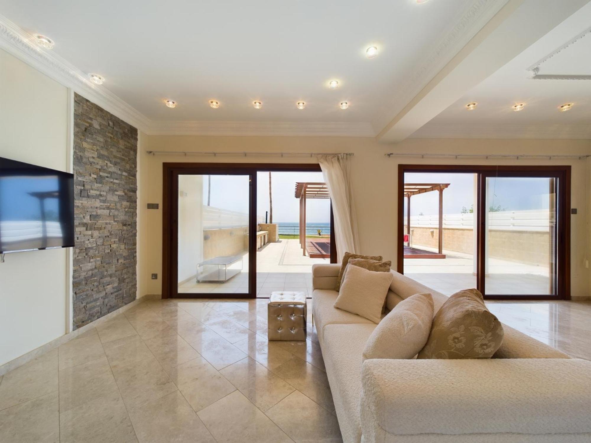 Fabulous Front House With Pool Villa