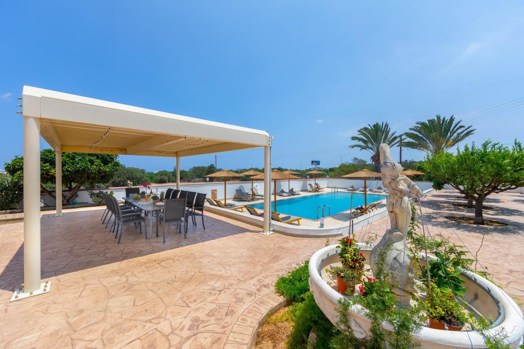 Villa Views Pram1 *