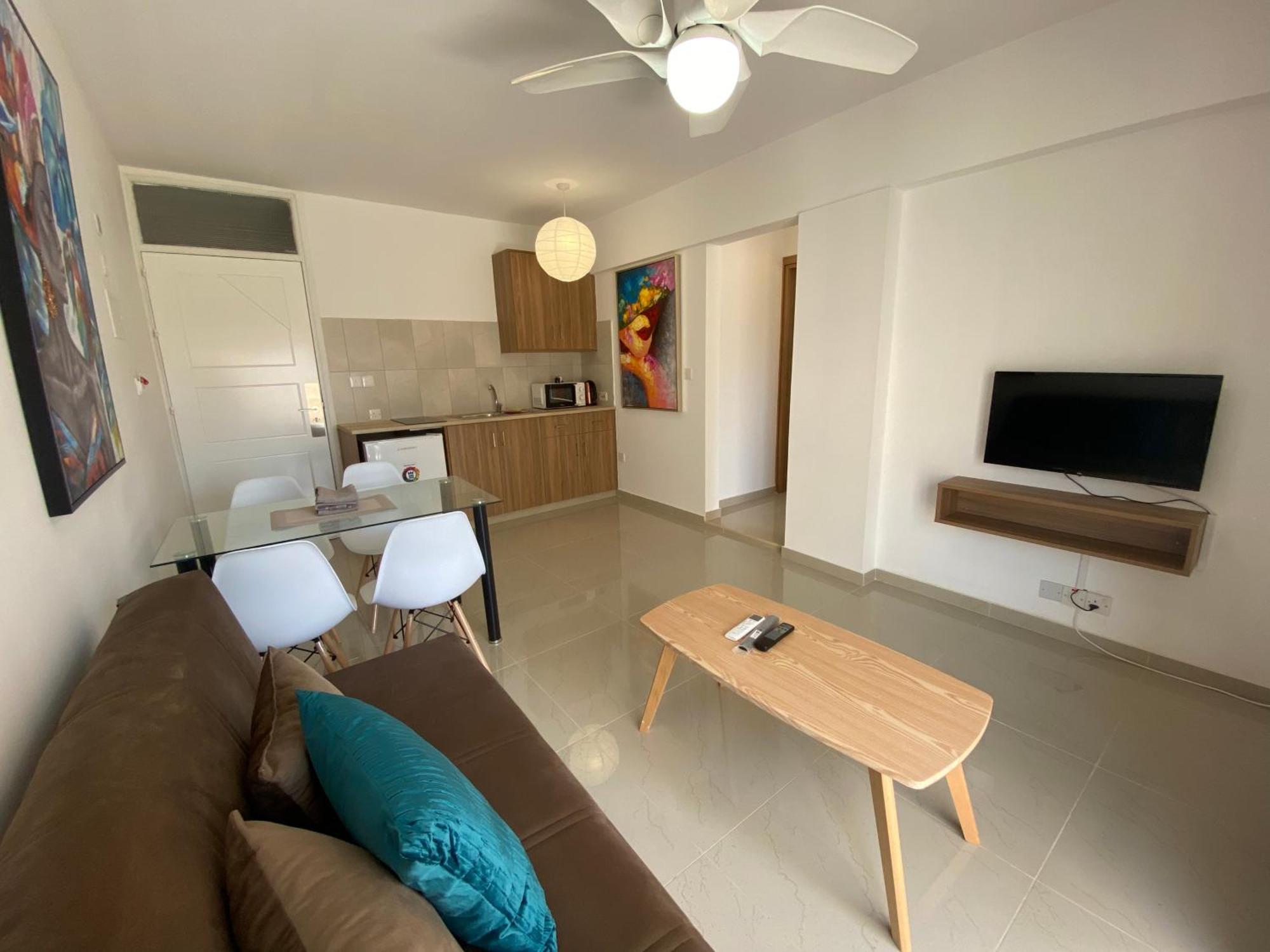 Bay Apartment *