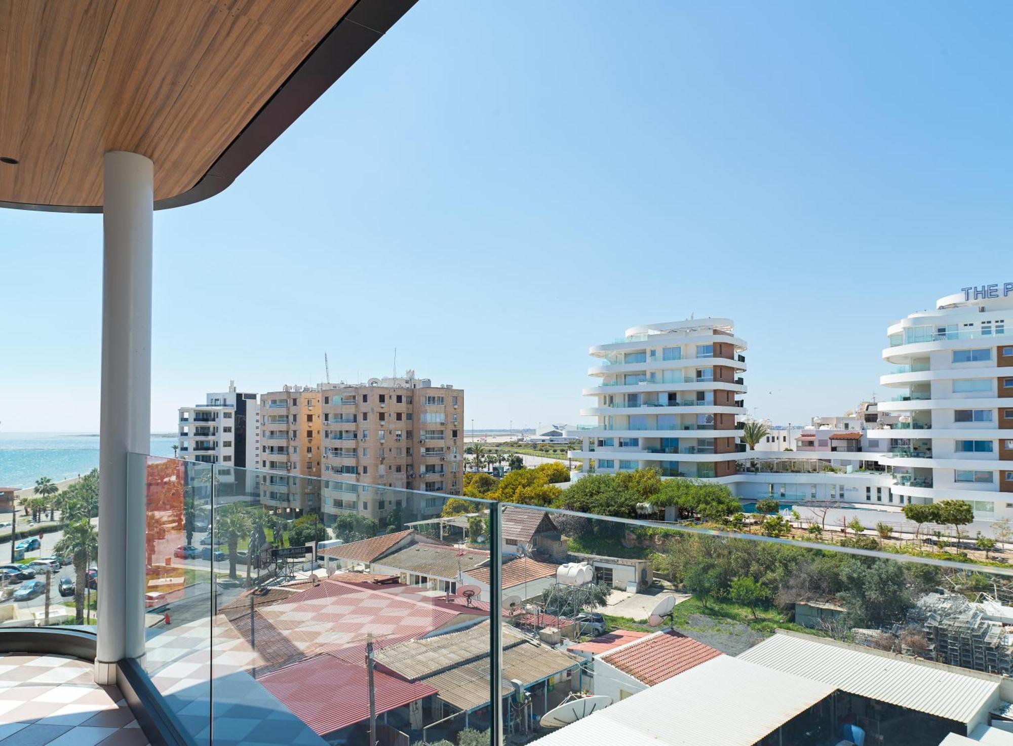 Liv Mackenzie Adults Only Aparthotel Larnaca