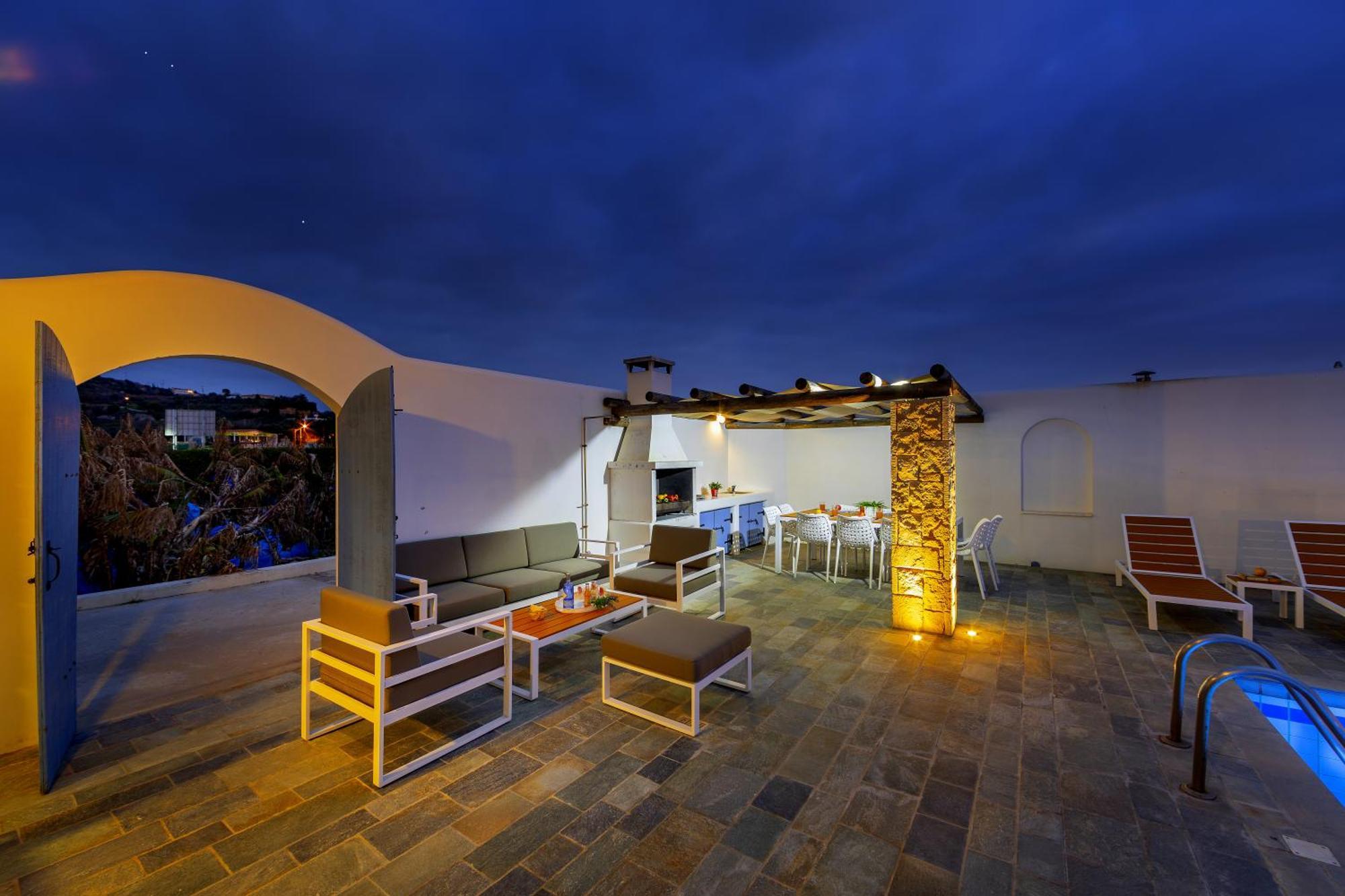 Villa Blue Coral Villas: Exclusive Oceanfront Retreat Coral Bay