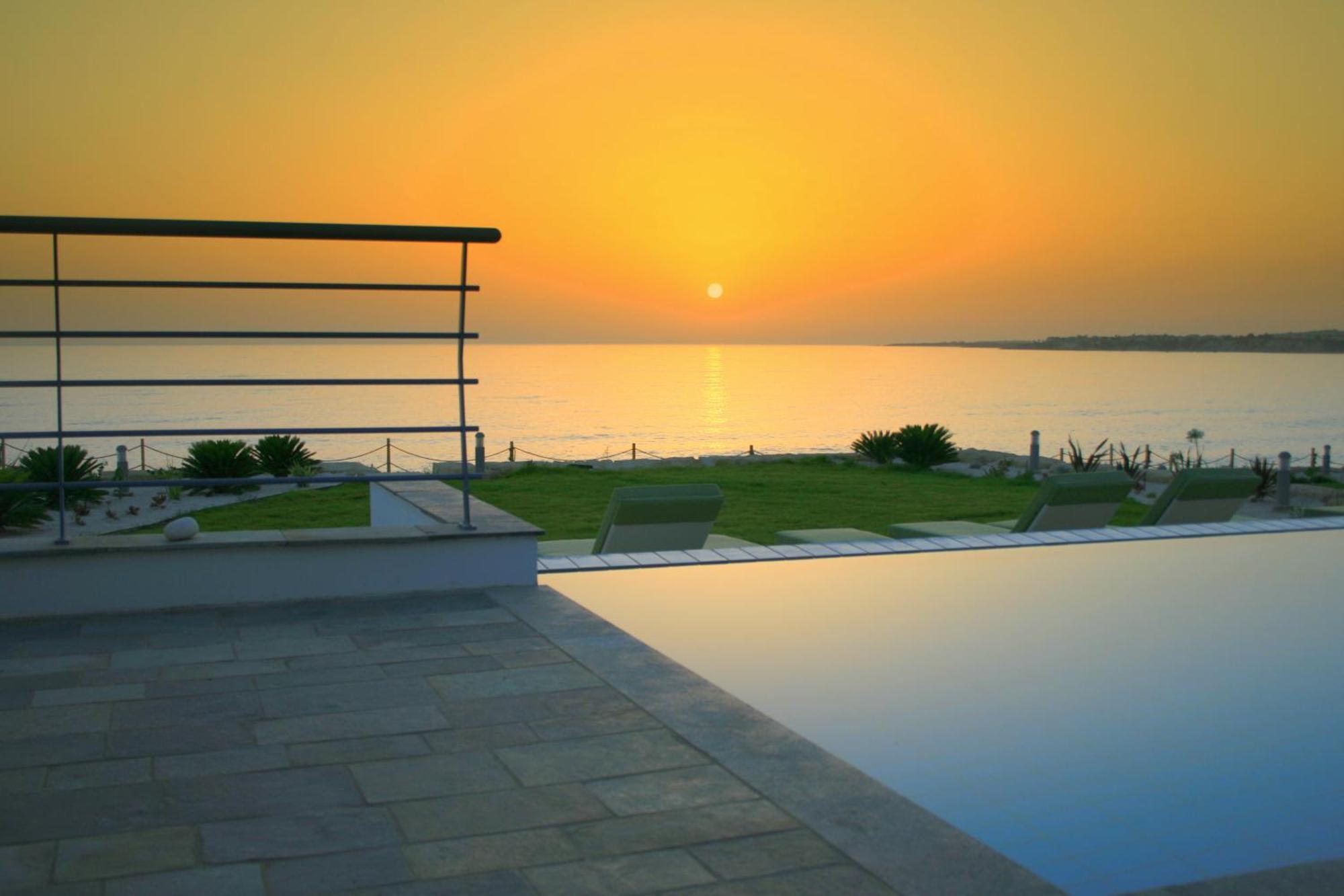 Blue Coral Villas: Exclusive Oceanfront Retreat