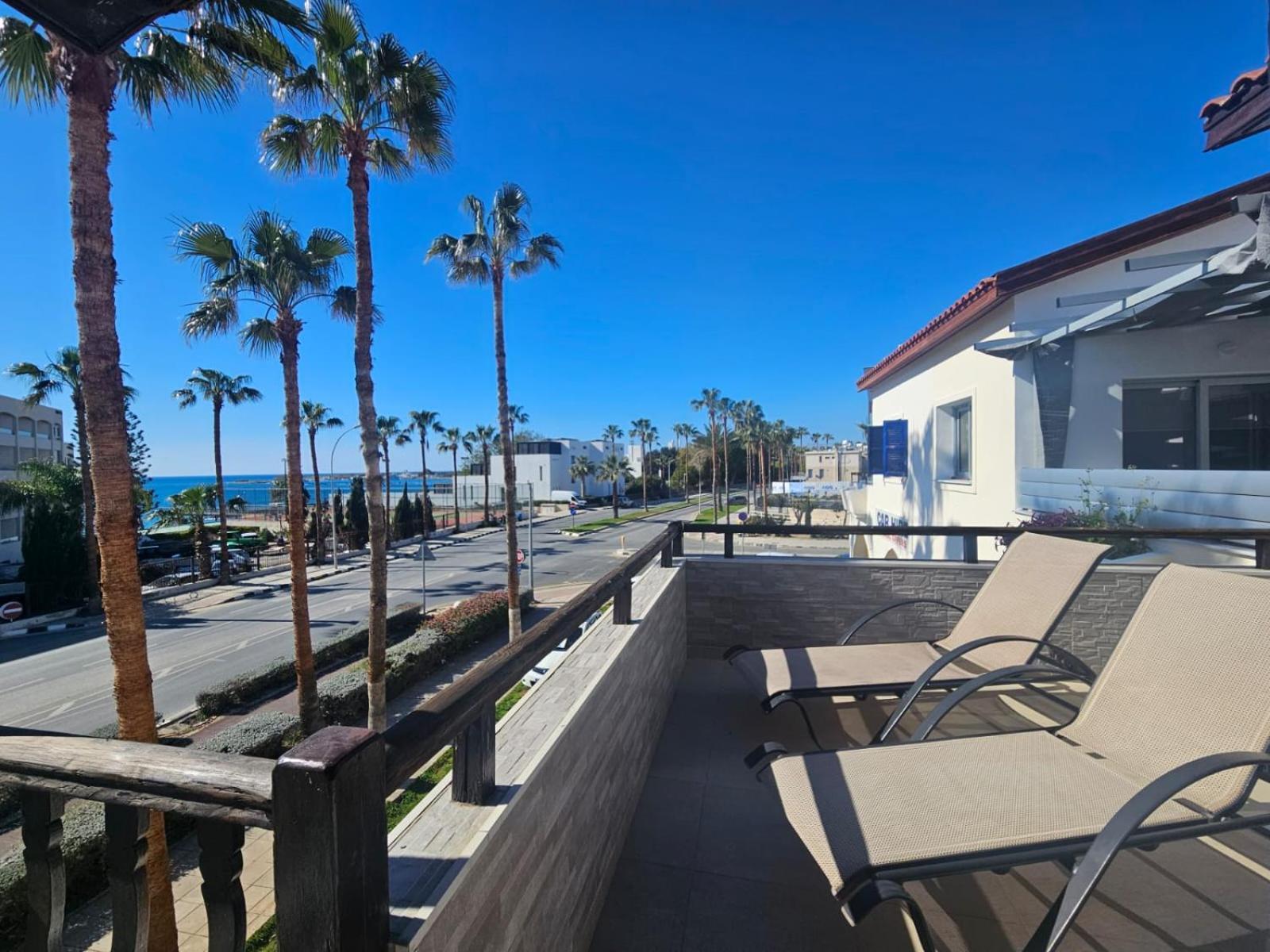 1bd * Paphos