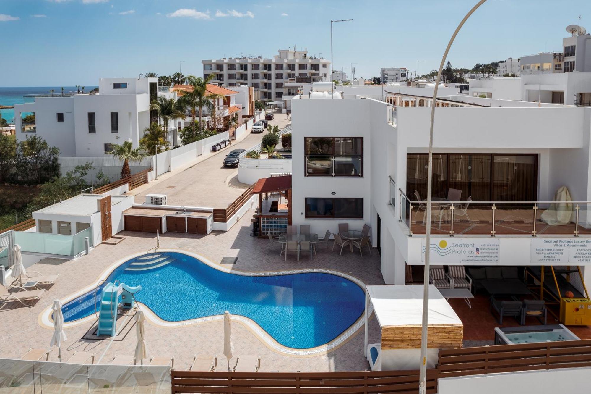Villa Seafront *
