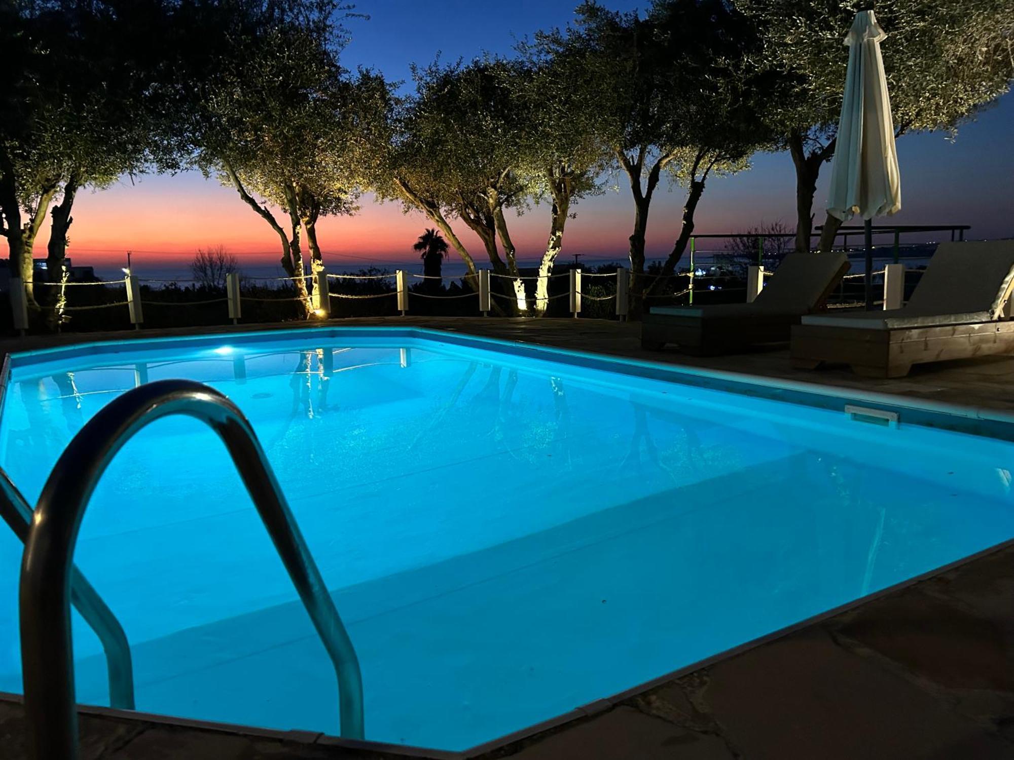 Banana Sunset Villa