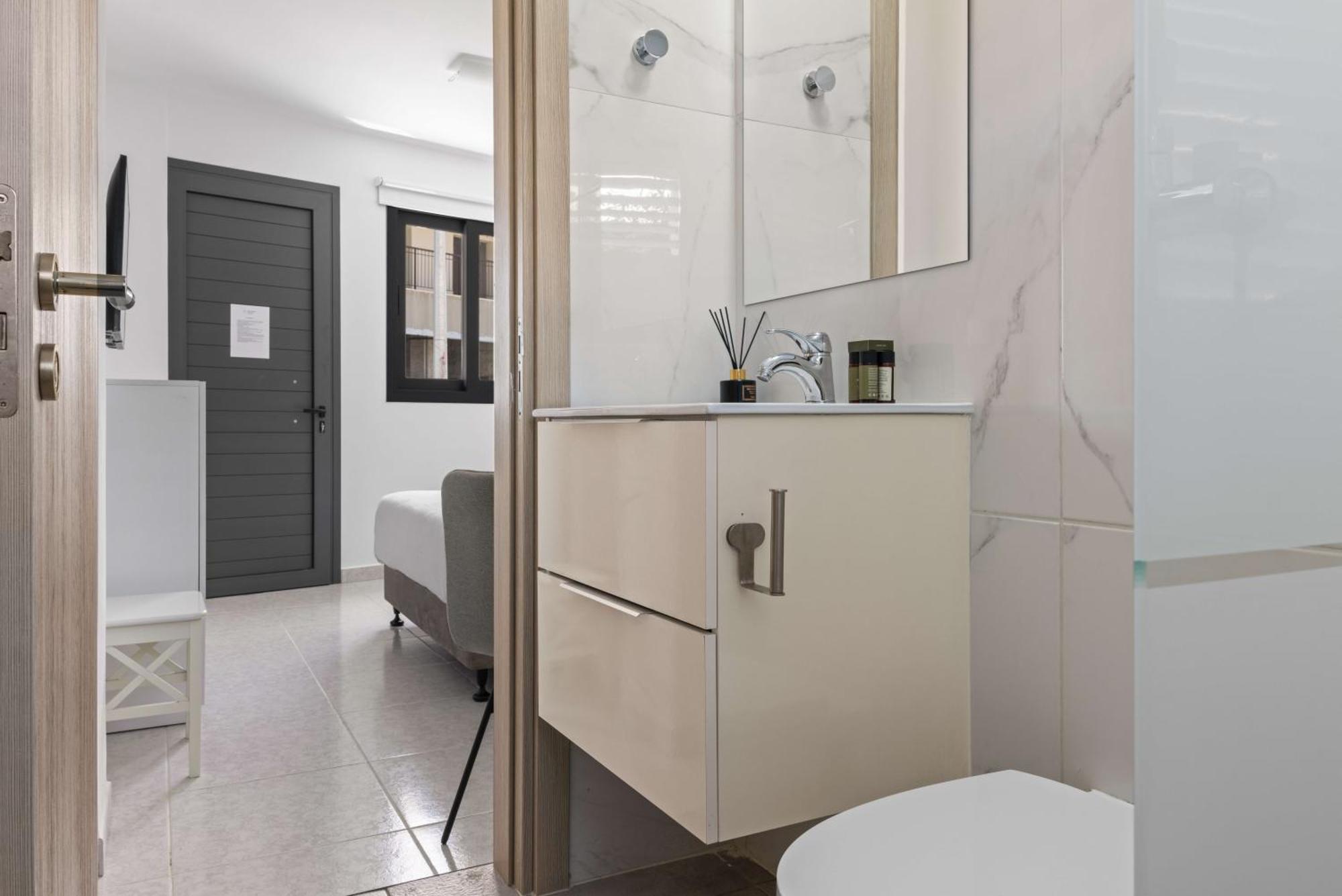 Apartment Phaedrus Living: Alkminis Seaside *