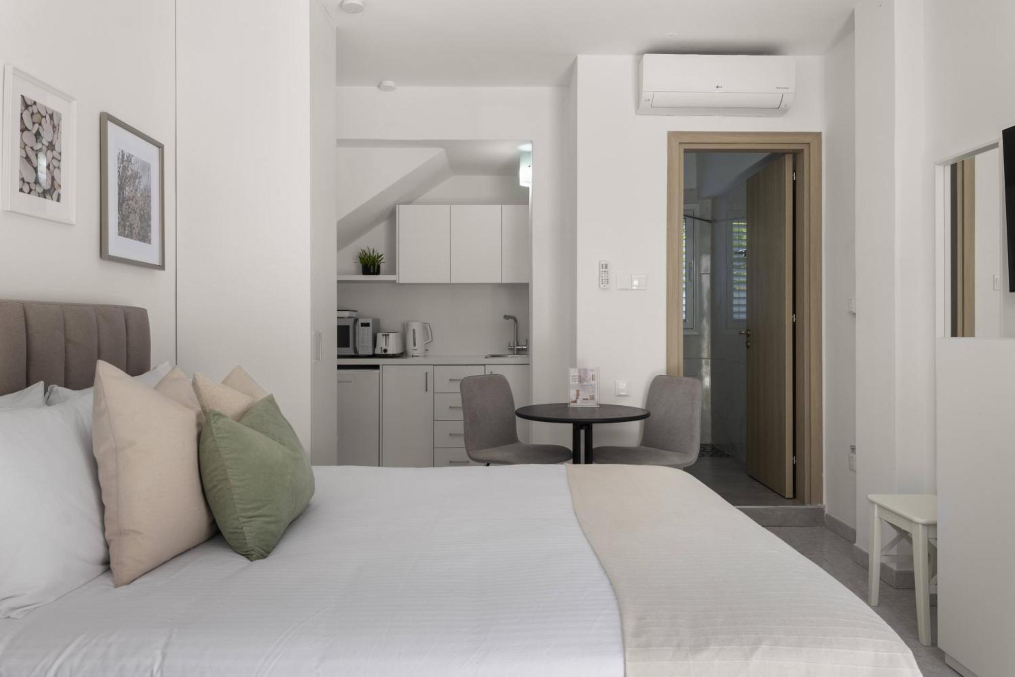 Phaedrus Living: Alkminis Seaside *