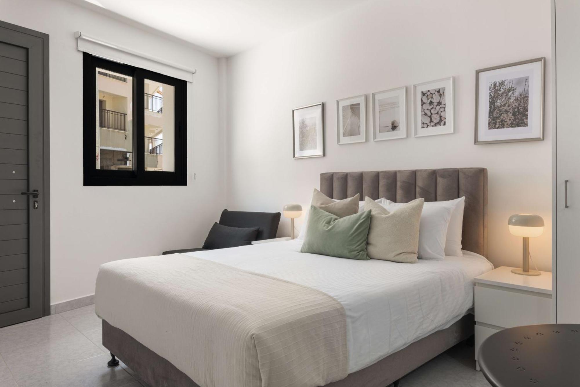 Phaedrus Living: Alkminis Seaside Apartment *