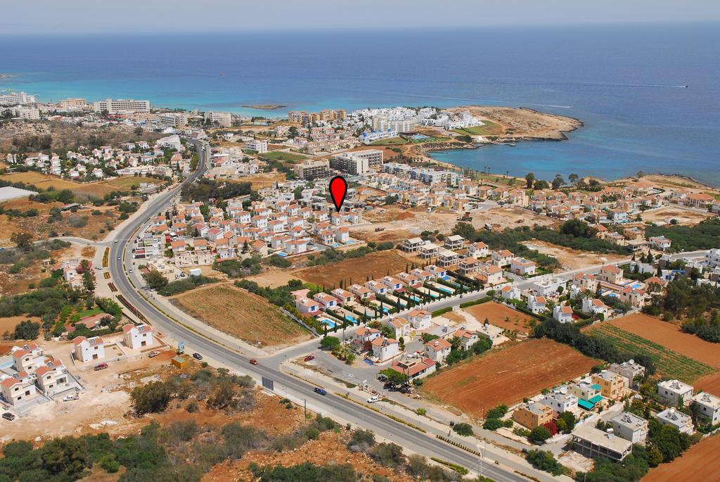Halle * Protaras