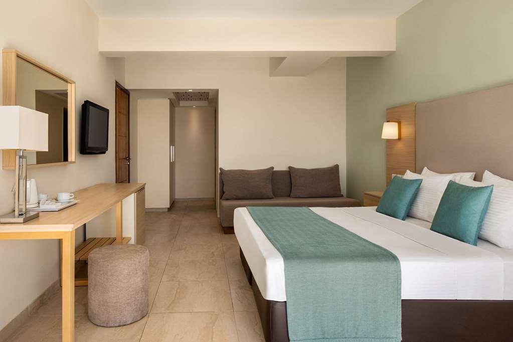 Hotel Ramada & By Wyndham Ayia Napa