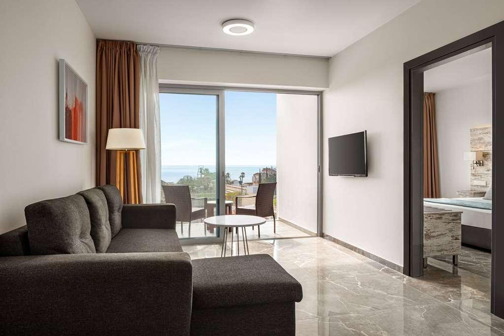 Ramada & By Wyndham Hotel