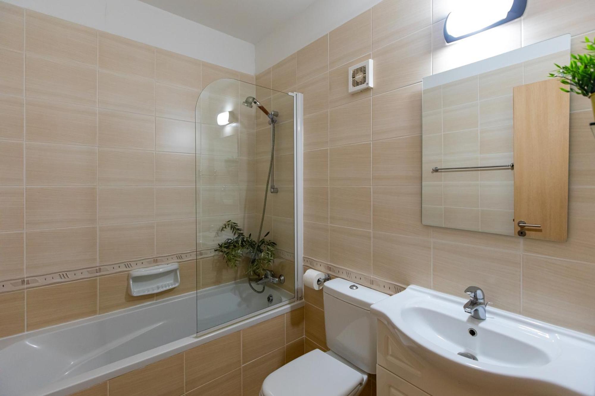 Tranquil Kyklades Bc6, Walk To Apartment Paralimni