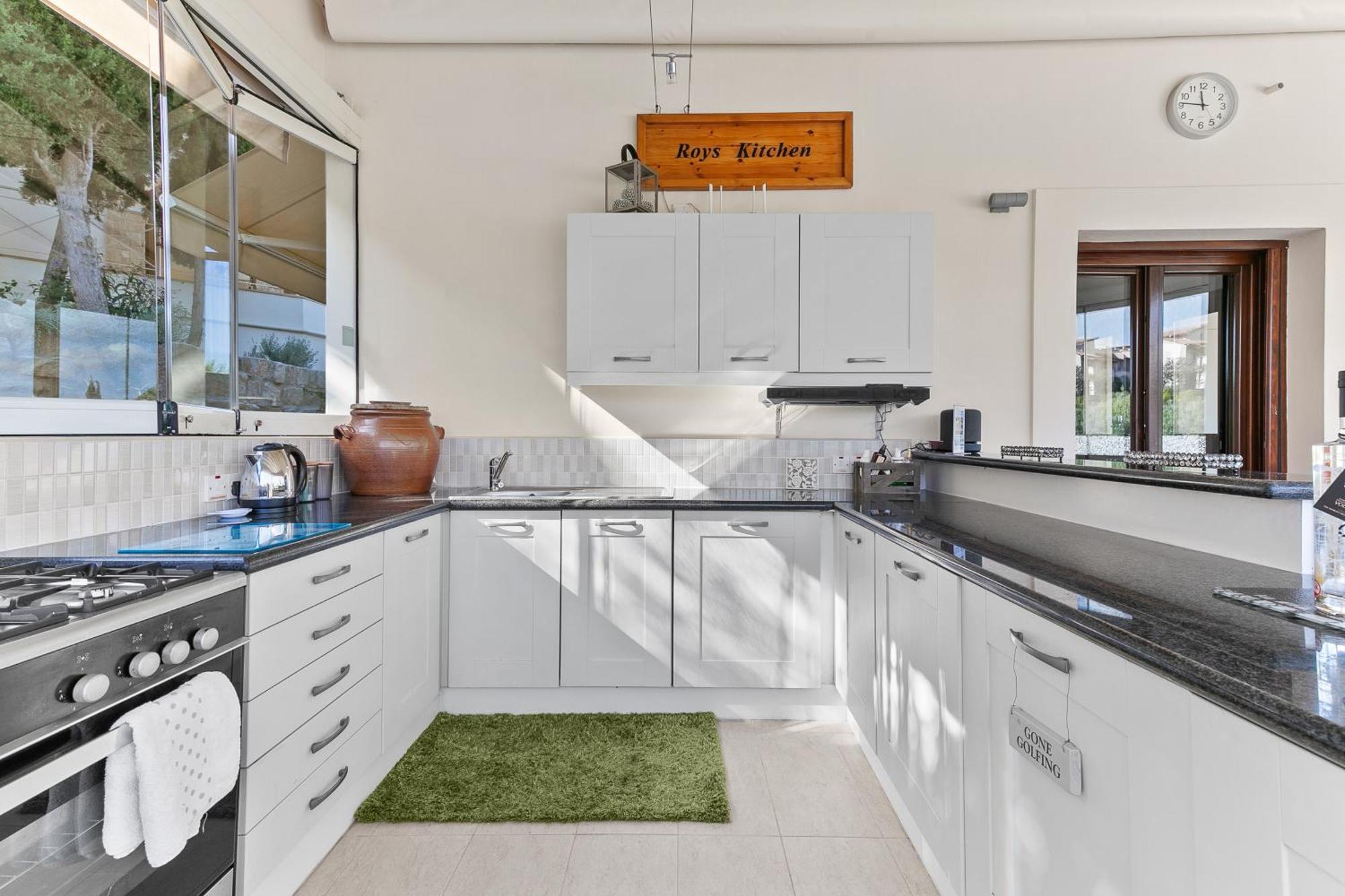 3 Bedroom Eleyjo With Stunning Private Pool, Aphrodite Hills * Kouklia