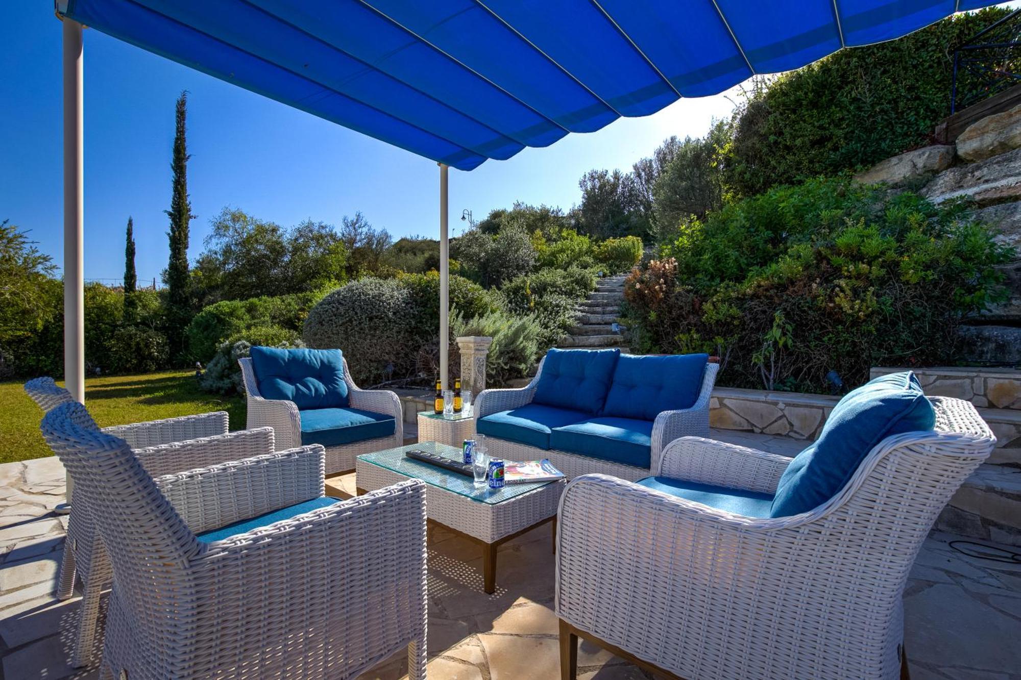 3 Bedroom Eleyjo With Stunning Private Pool, Aphrodite Hills Villa Kouklia