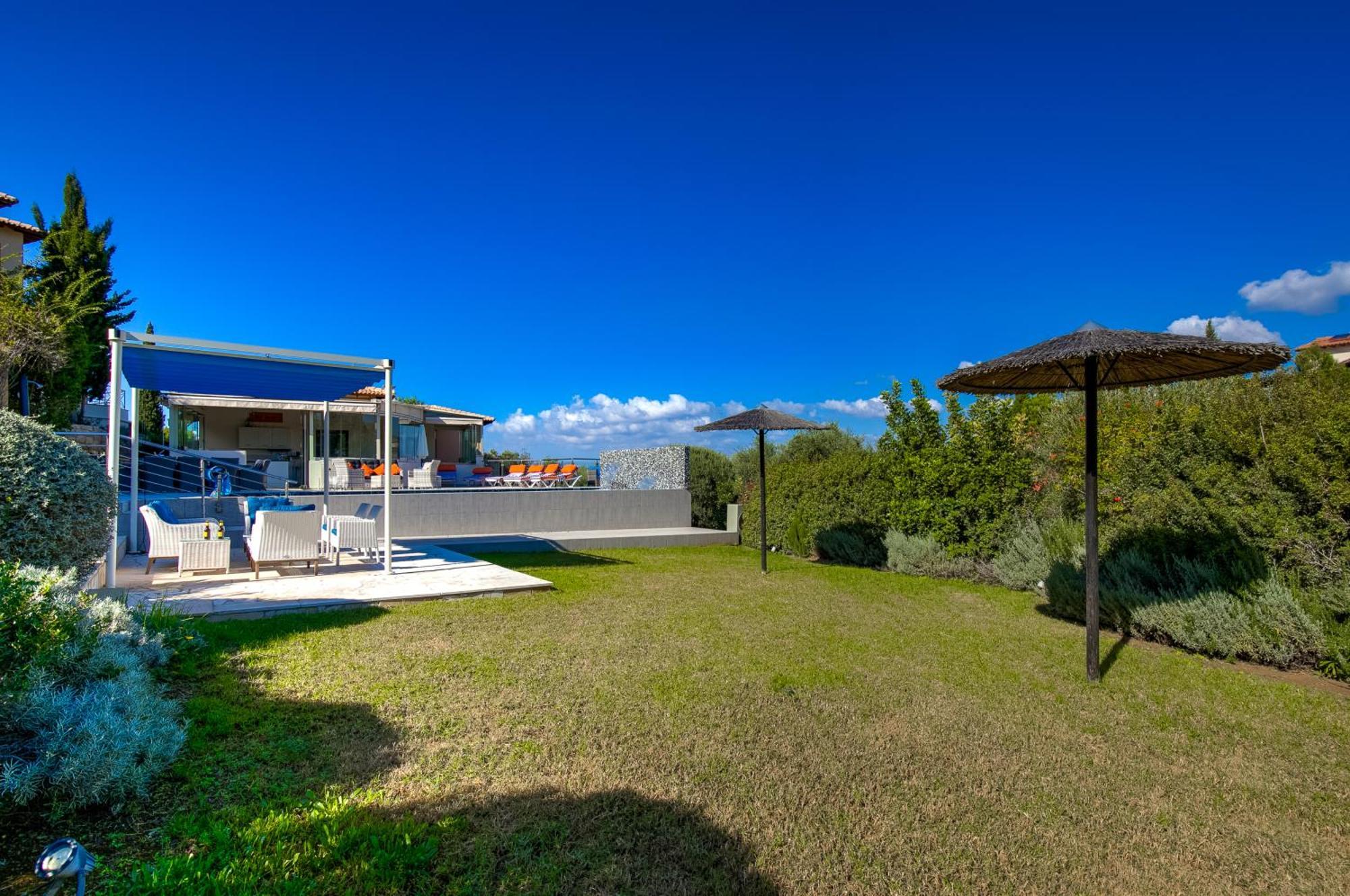 3 Bedroom Eleyjo With Stunning Private Pool, Aphrodite Hills