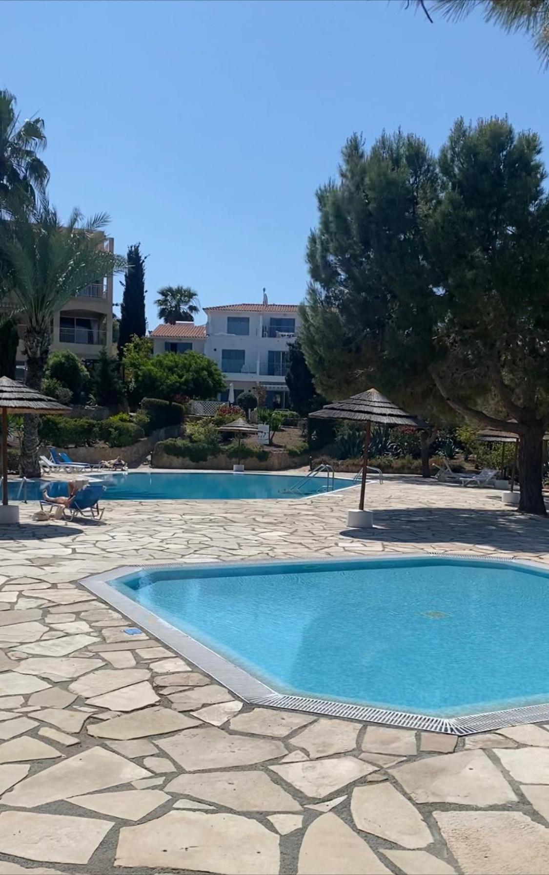Newly Renovated- Regina Gardens 1, Venus 500 M, Sea&sunsets View, License Ooo7141 Paphos