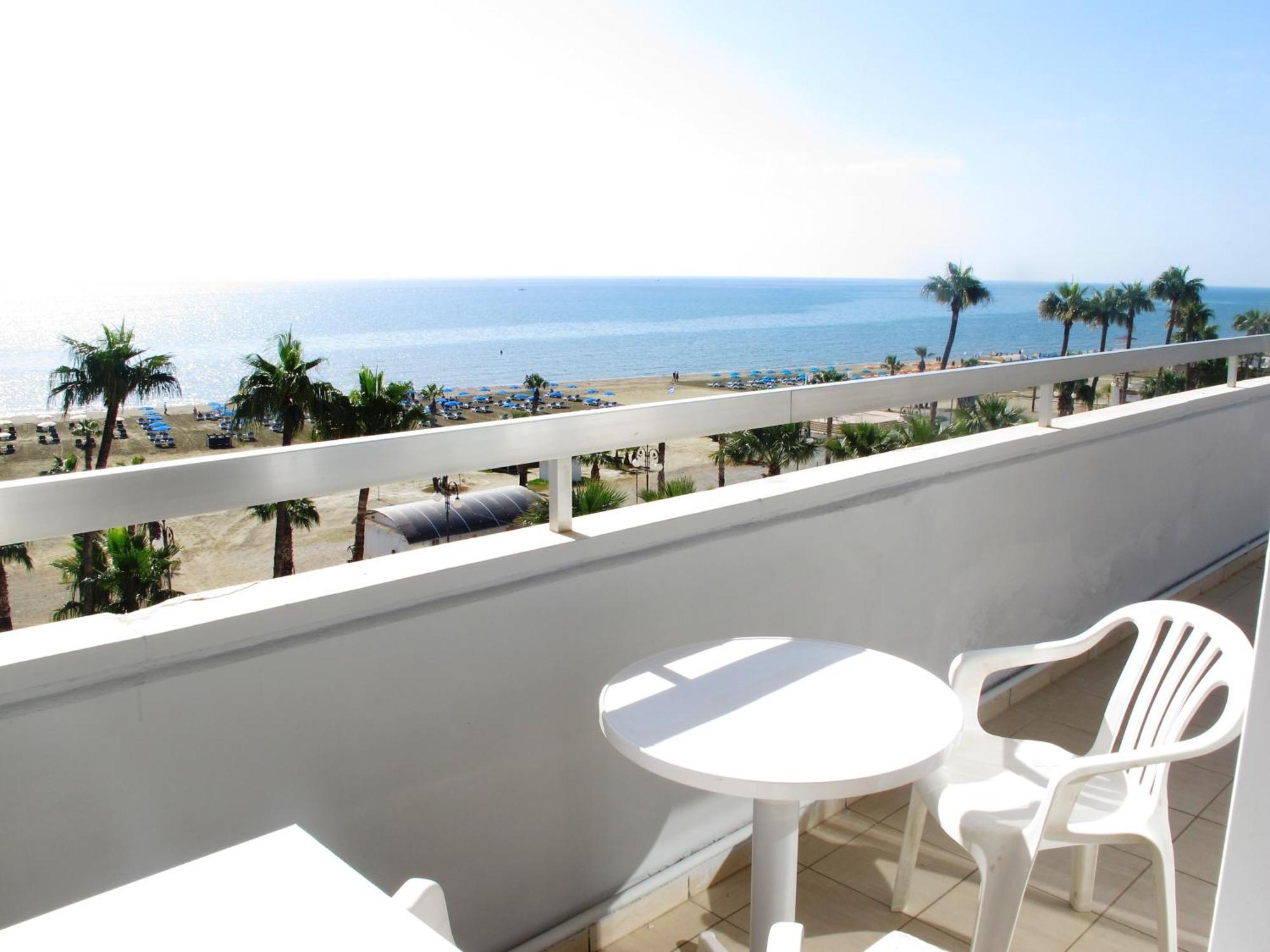 Aparthotel Sun Hall 3*