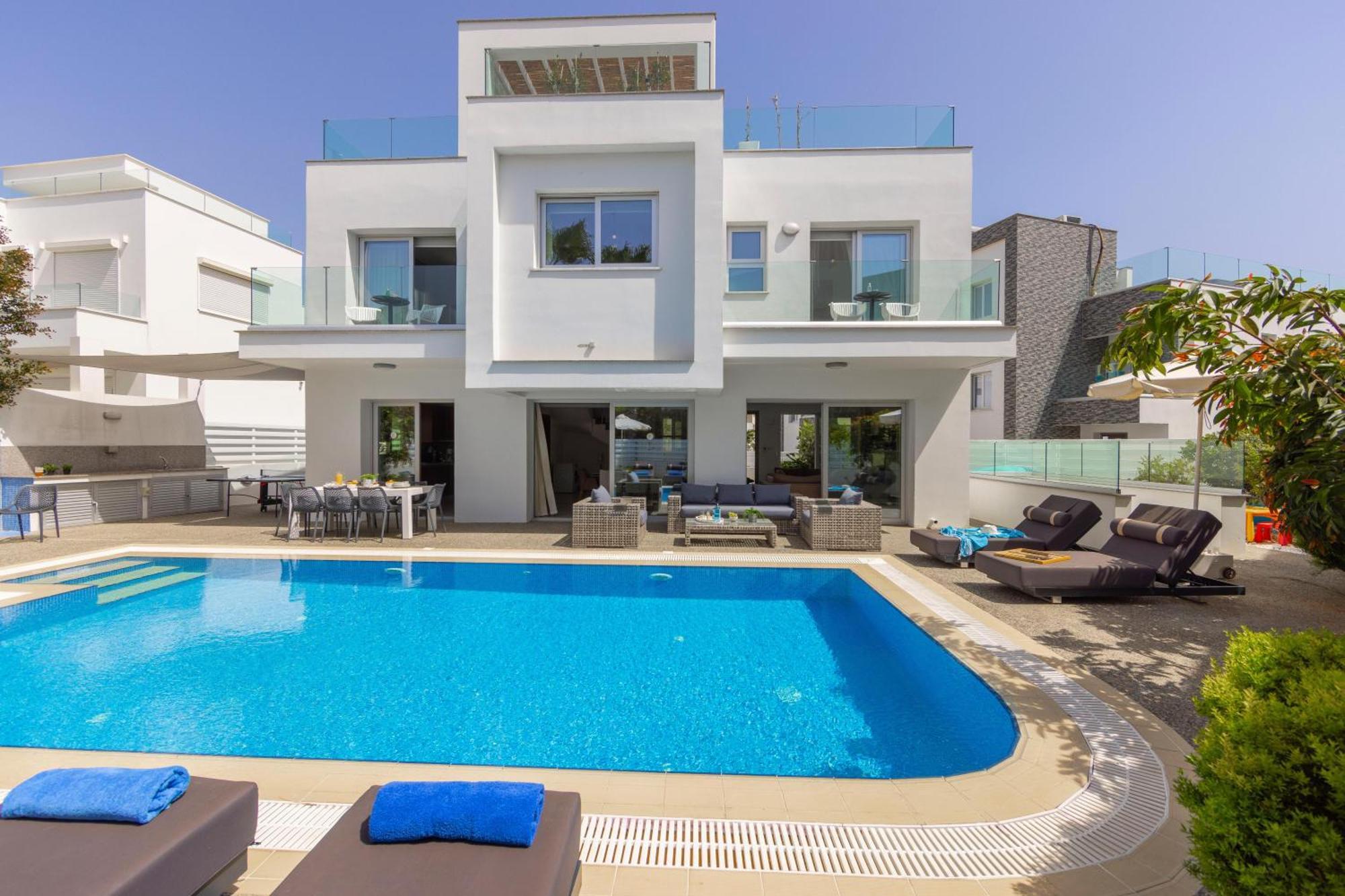 Villa Fig Tree Bay Residences 3
