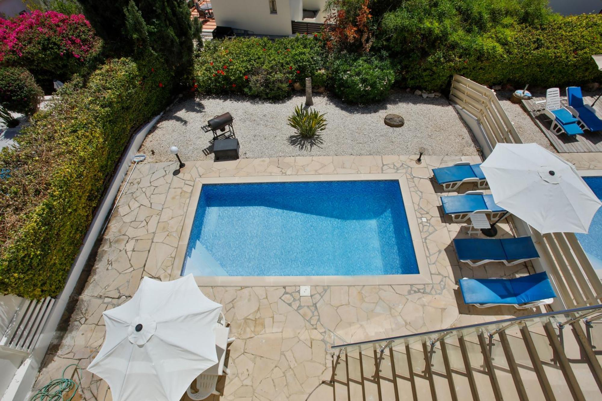 Villa Paradise Sunrise 10 *