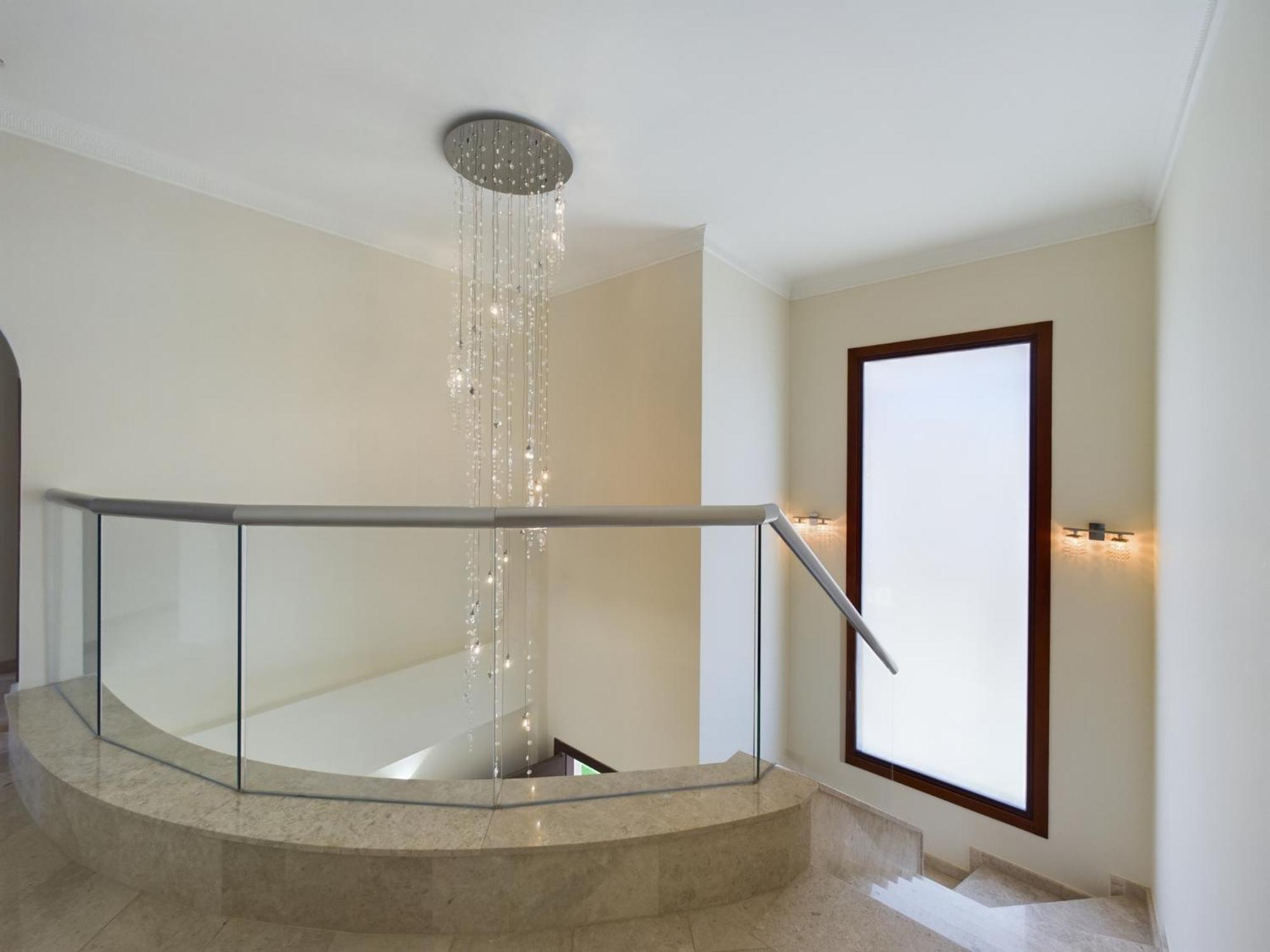 Fabulous Front House With Pool