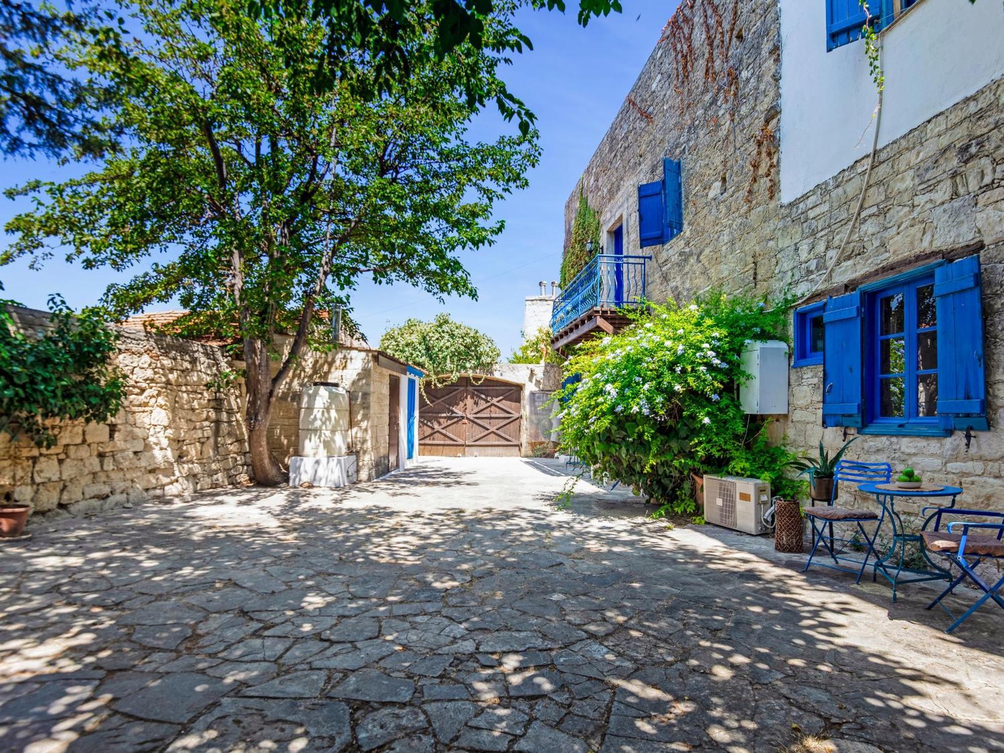 Cornaro House * Arsos