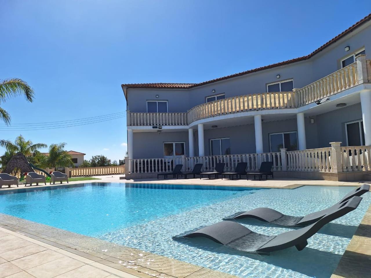 Grand Lynn Seaview Agia Napa